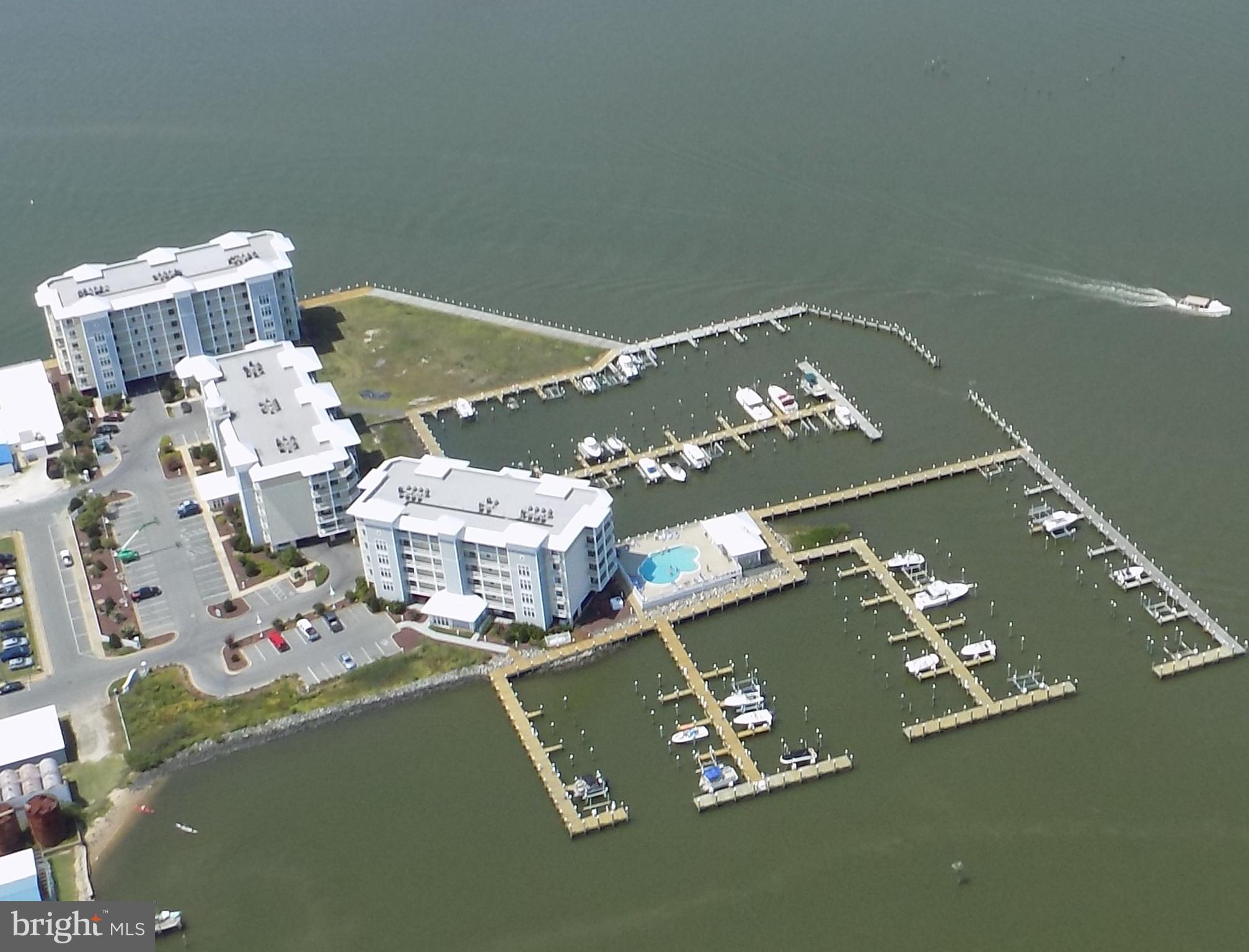 HARBOUR LIGHT CONDOS - Residential