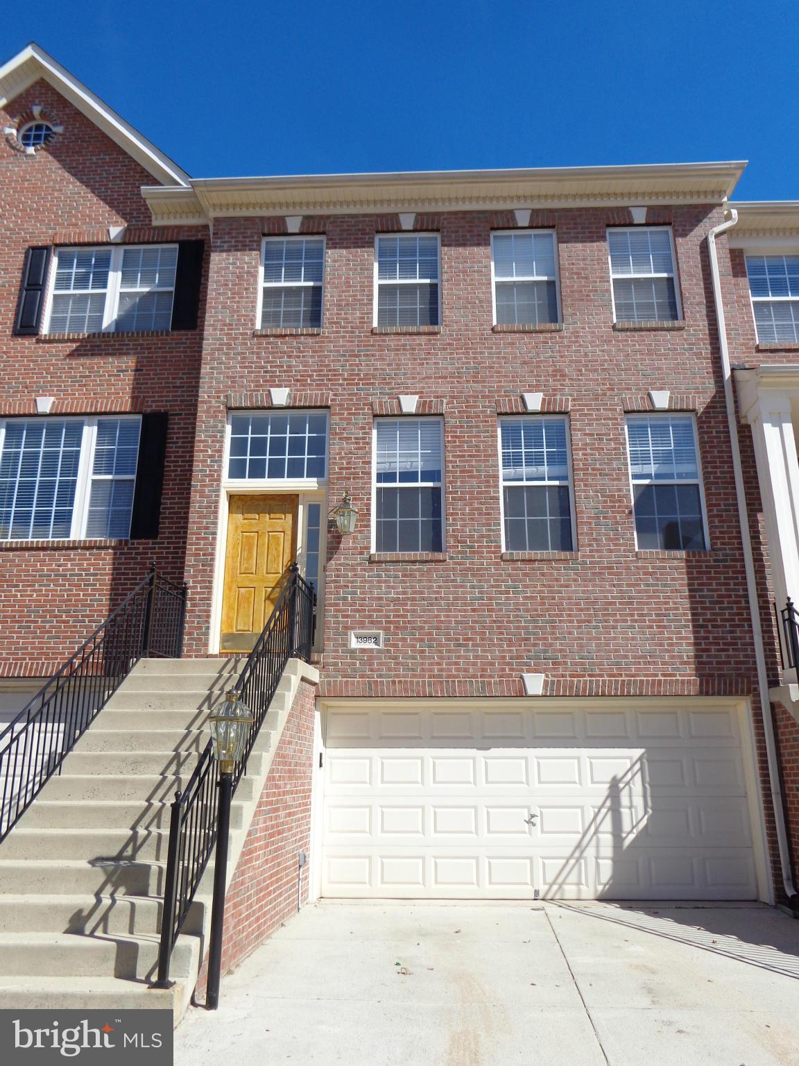 ROCKLAND VILLAGE - Residential Lease