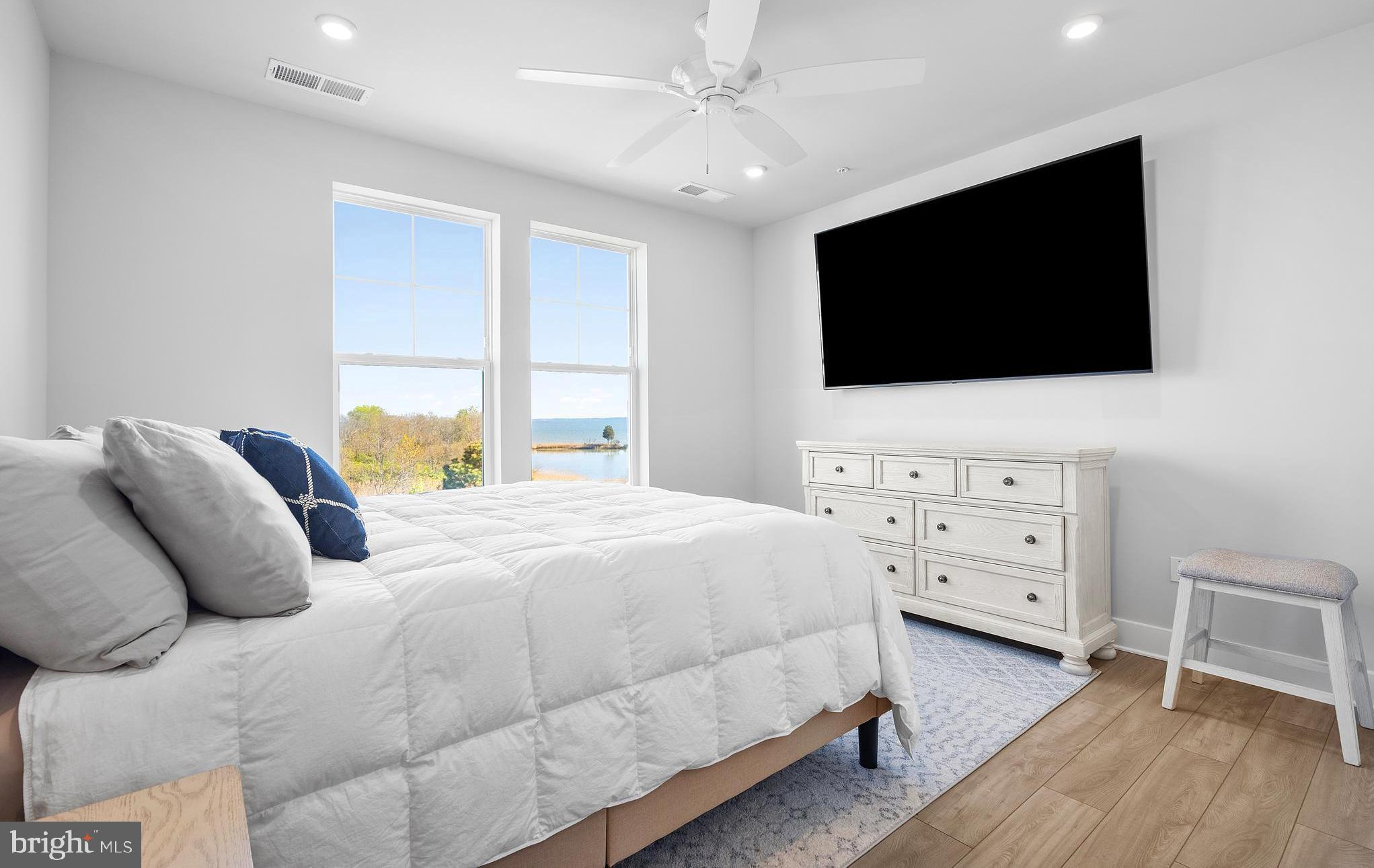 FOUR SEASONS AT KENT ISLAND - Residential