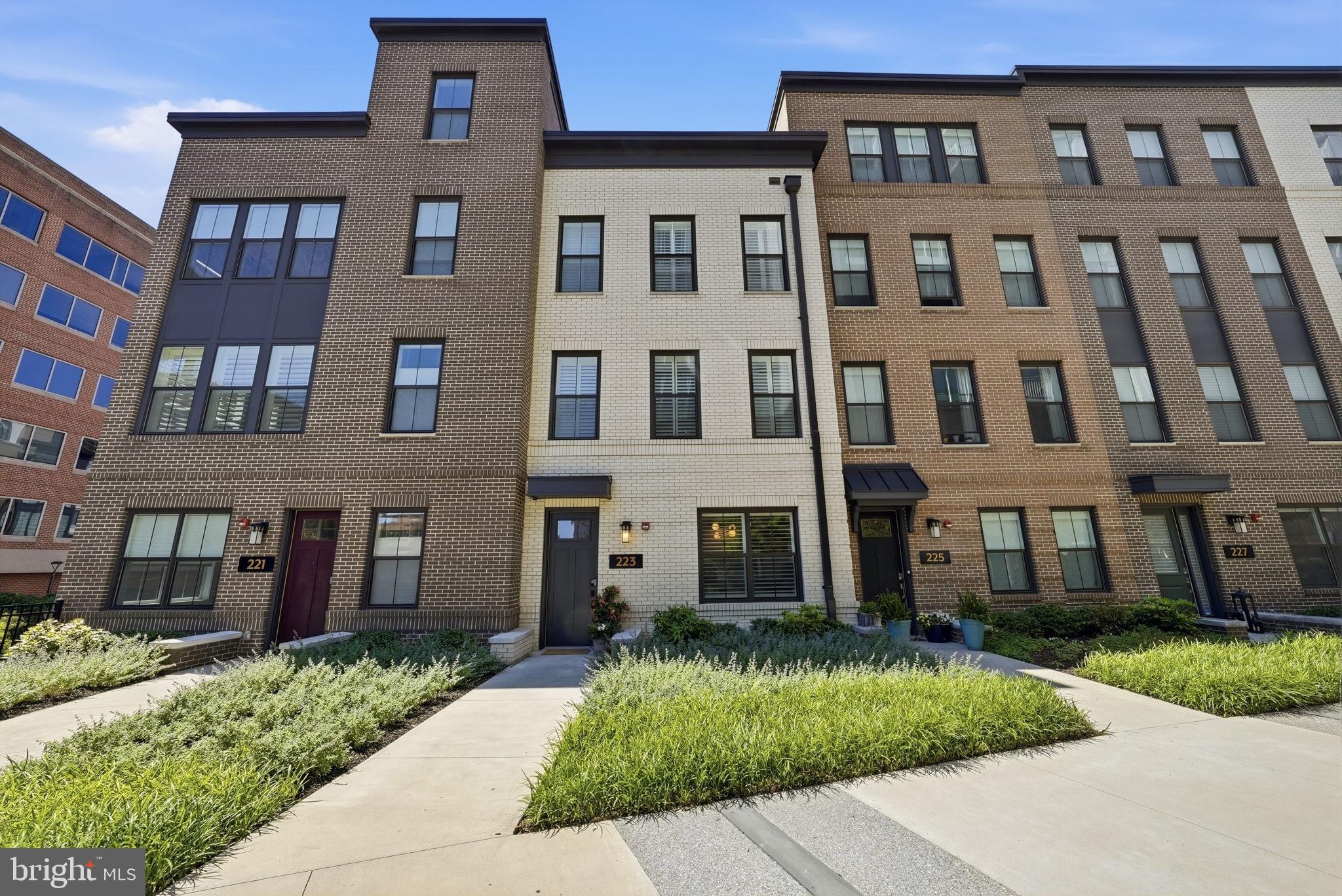 OLD TOWN NORTH - Residential