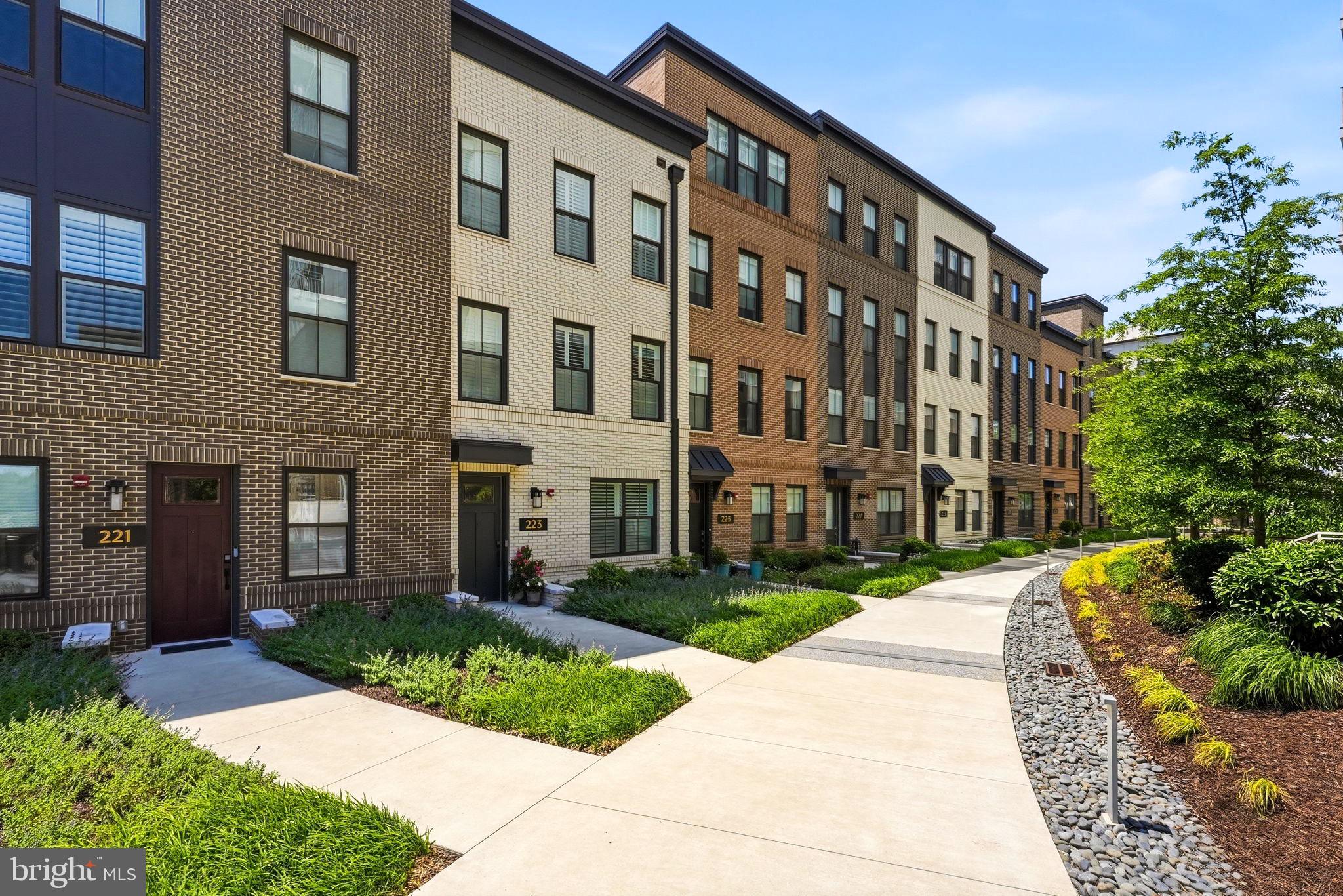 OLD TOWN NORTH - Residential