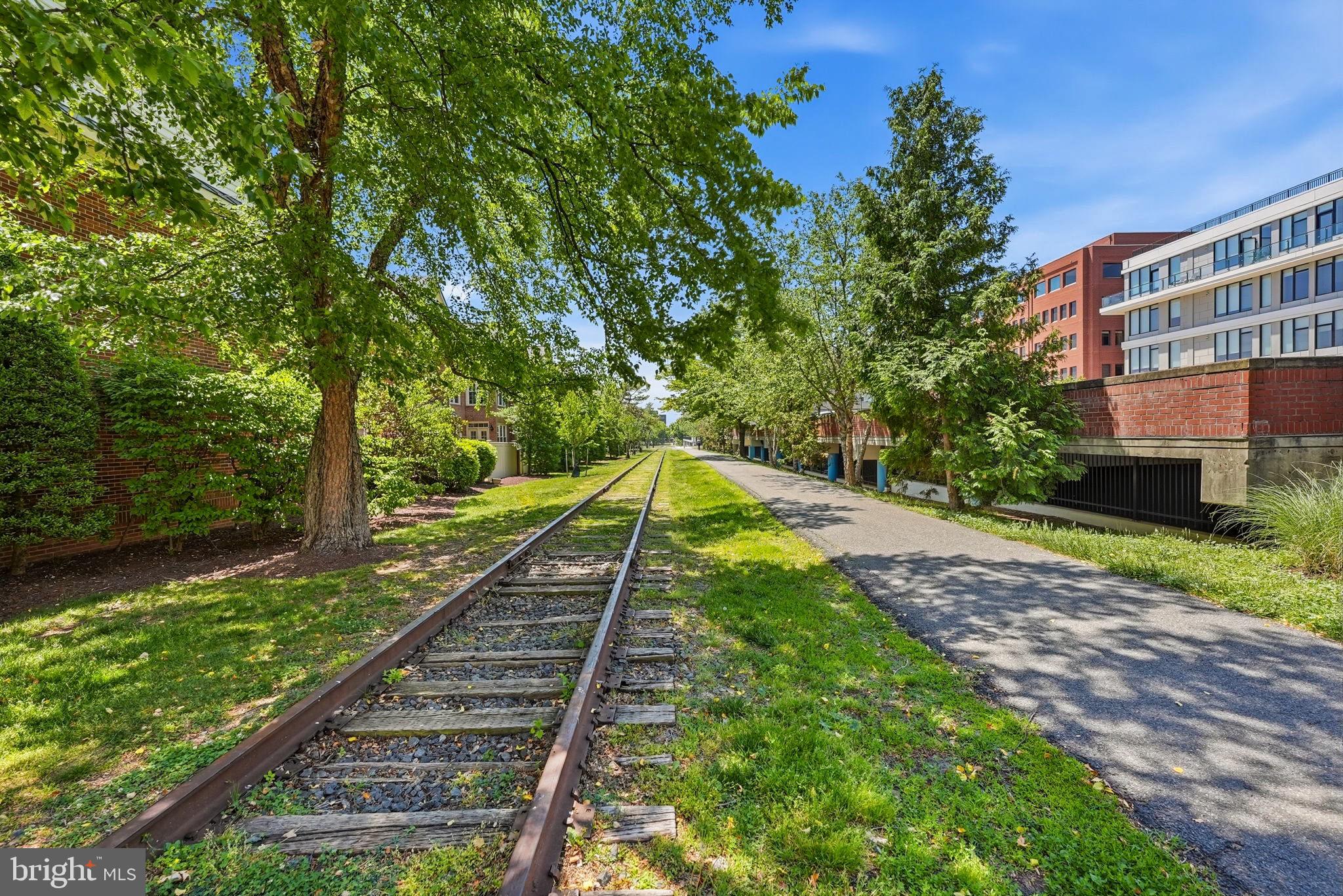 OLD TOWN NORTH - Residential