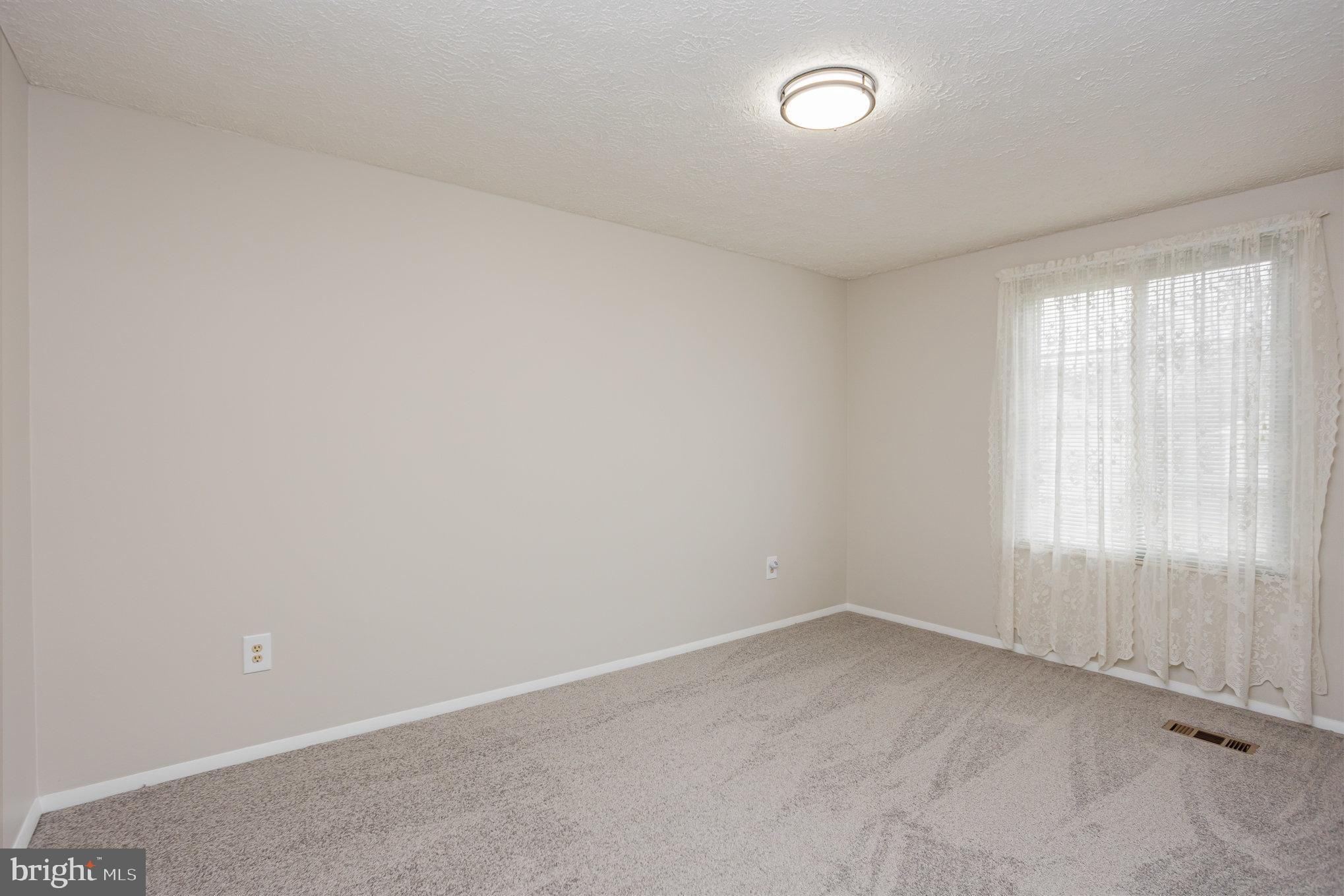 LAUREL VALLEY - Residential