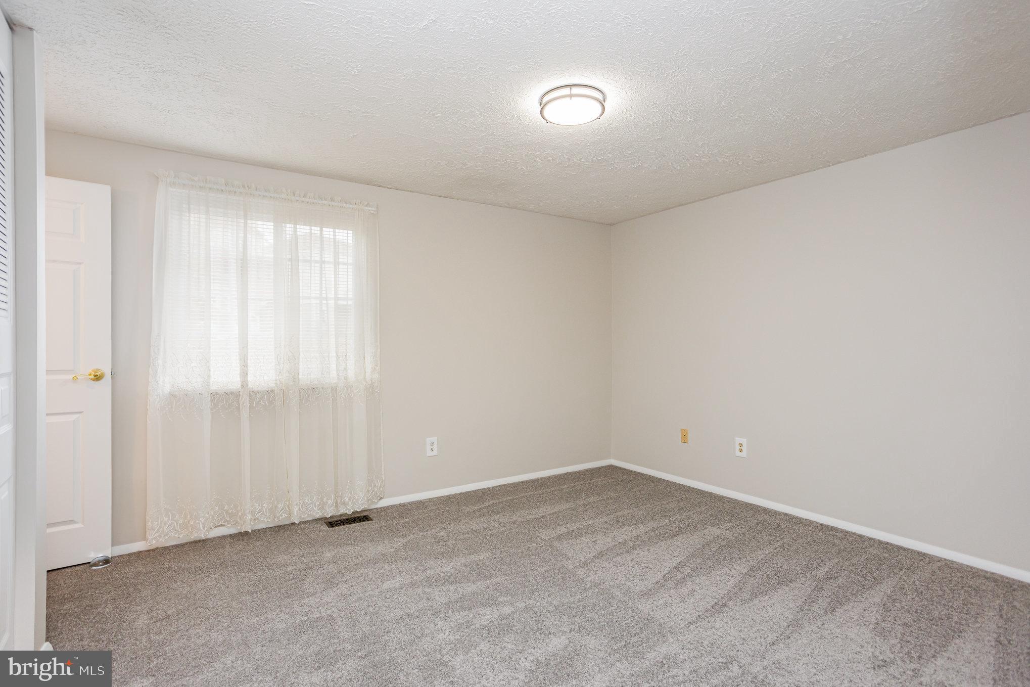 LAUREL VALLEY - Residential