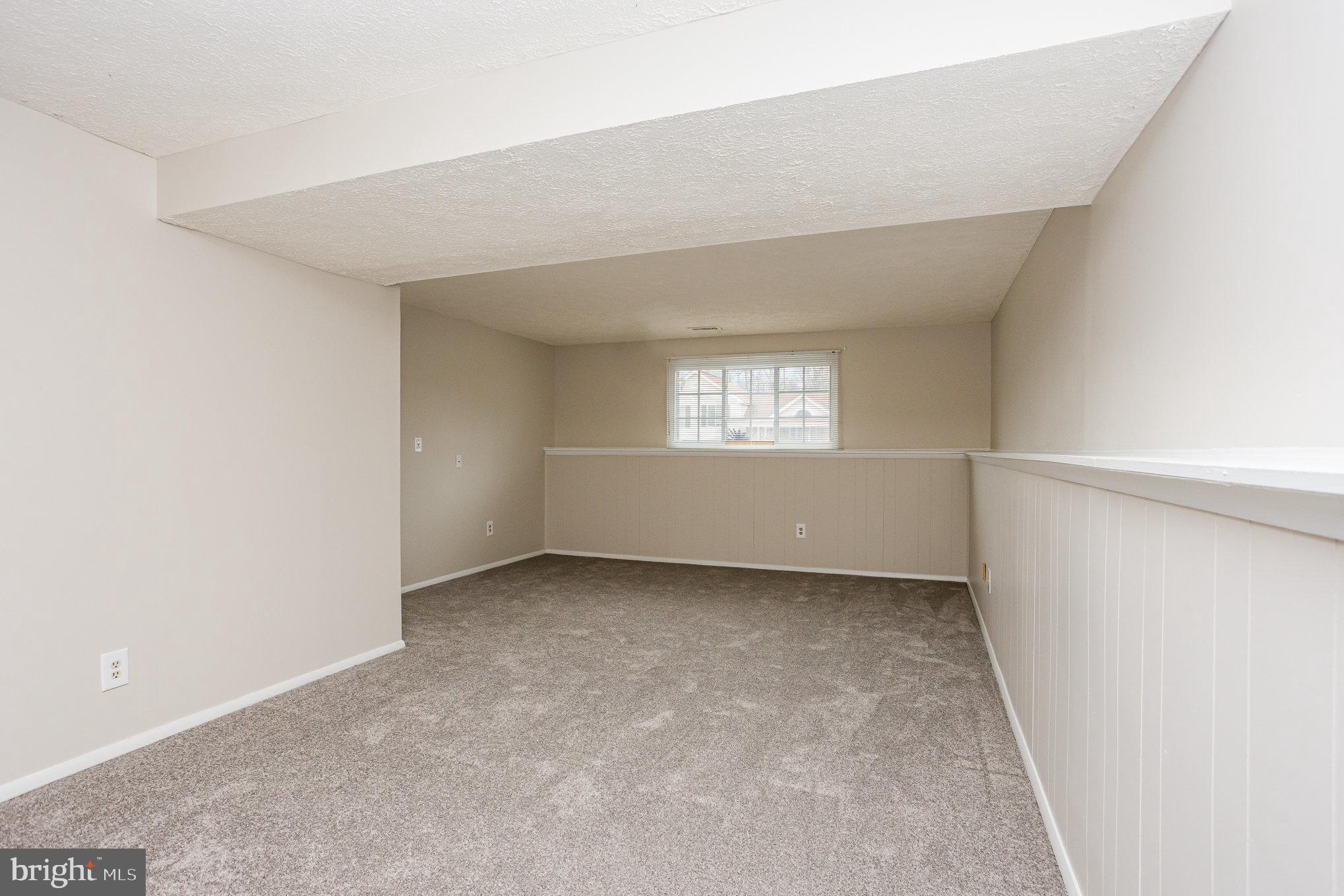 LAUREL VALLEY - Residential