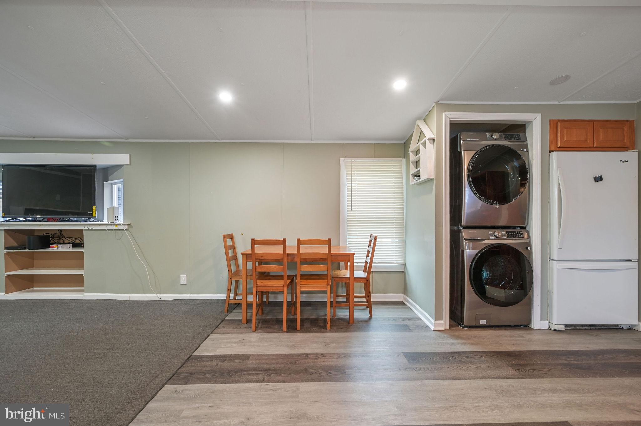PINEWOOD ACRE - Residential
