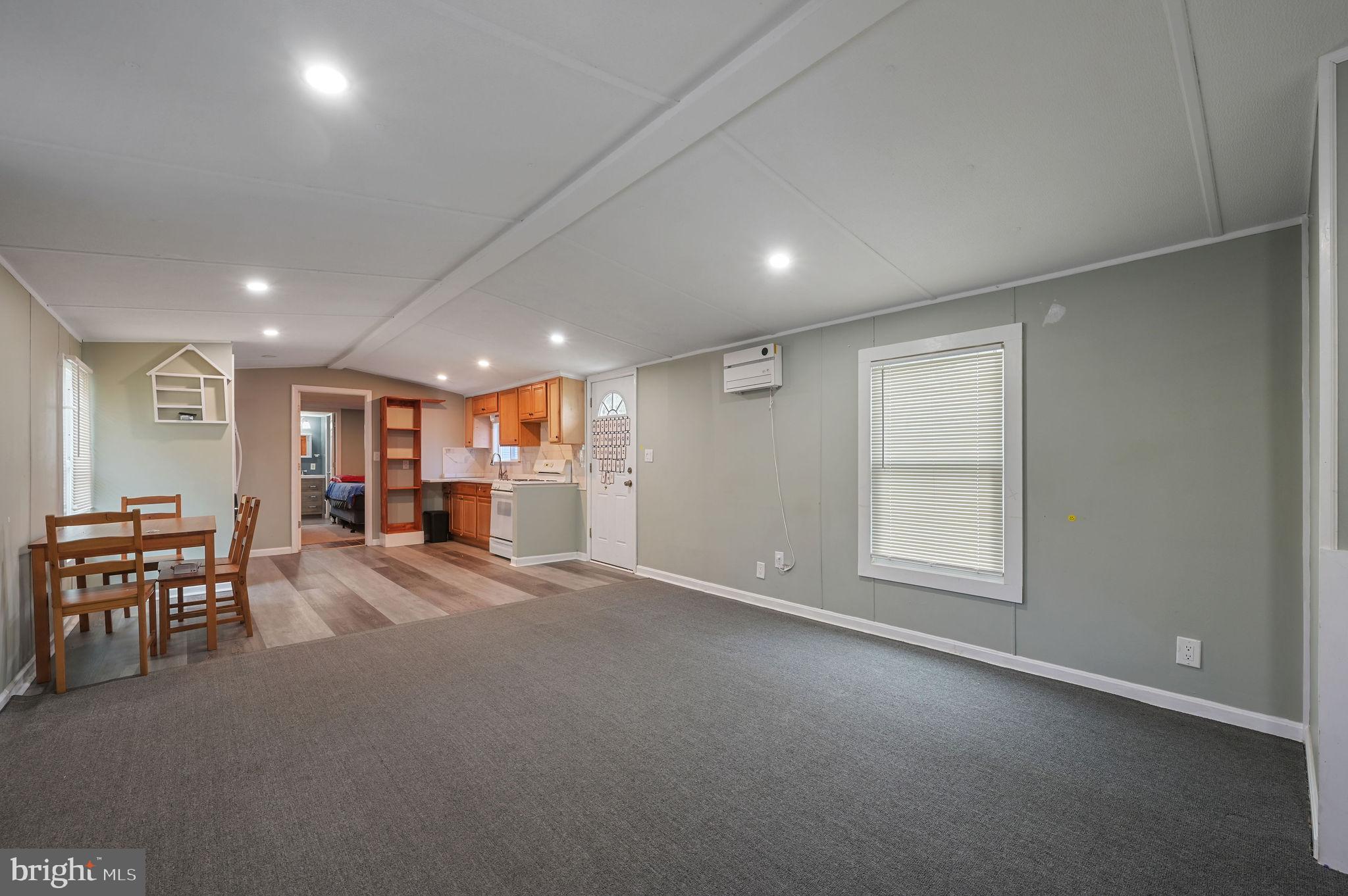 PINEWOOD ACRE - Residential
