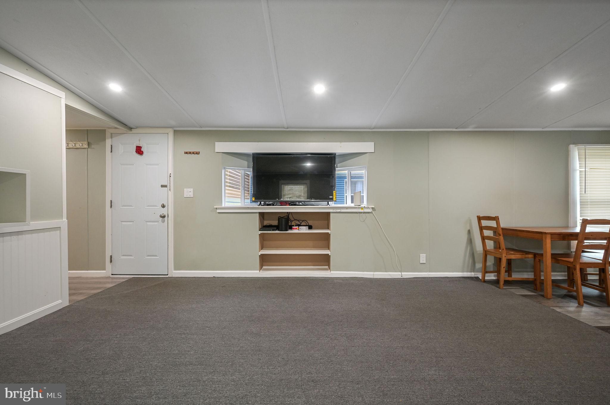 PINEWOOD ACRE - Residential