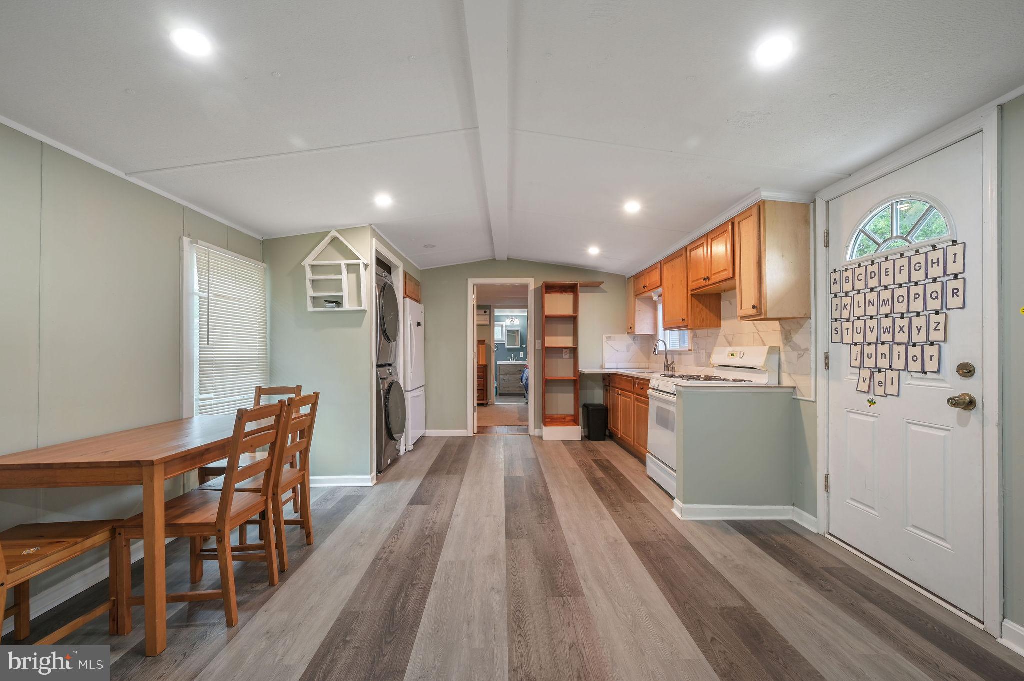 PINEWOOD ACRE - Residential