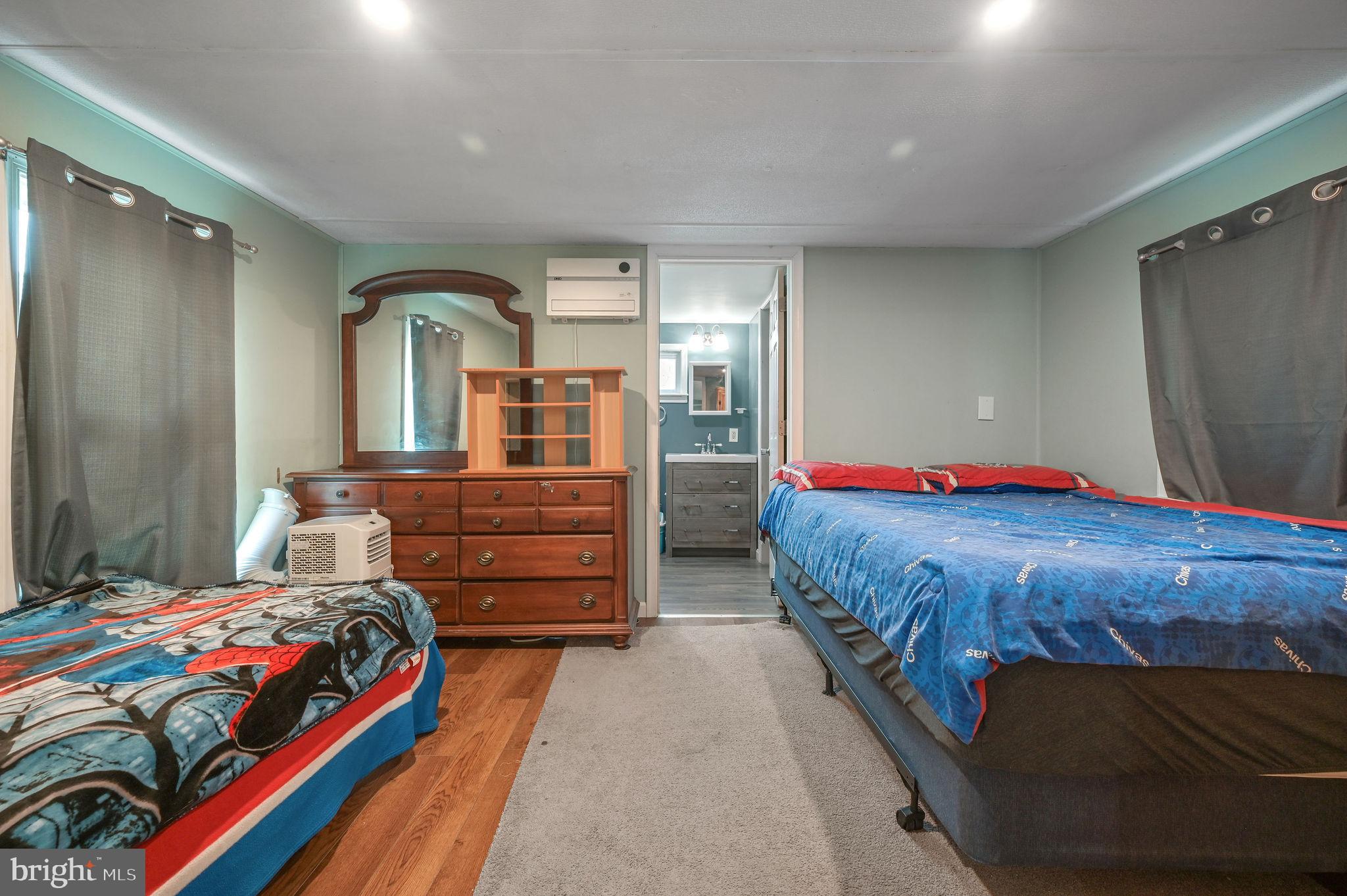 PINEWOOD ACRE - Residential