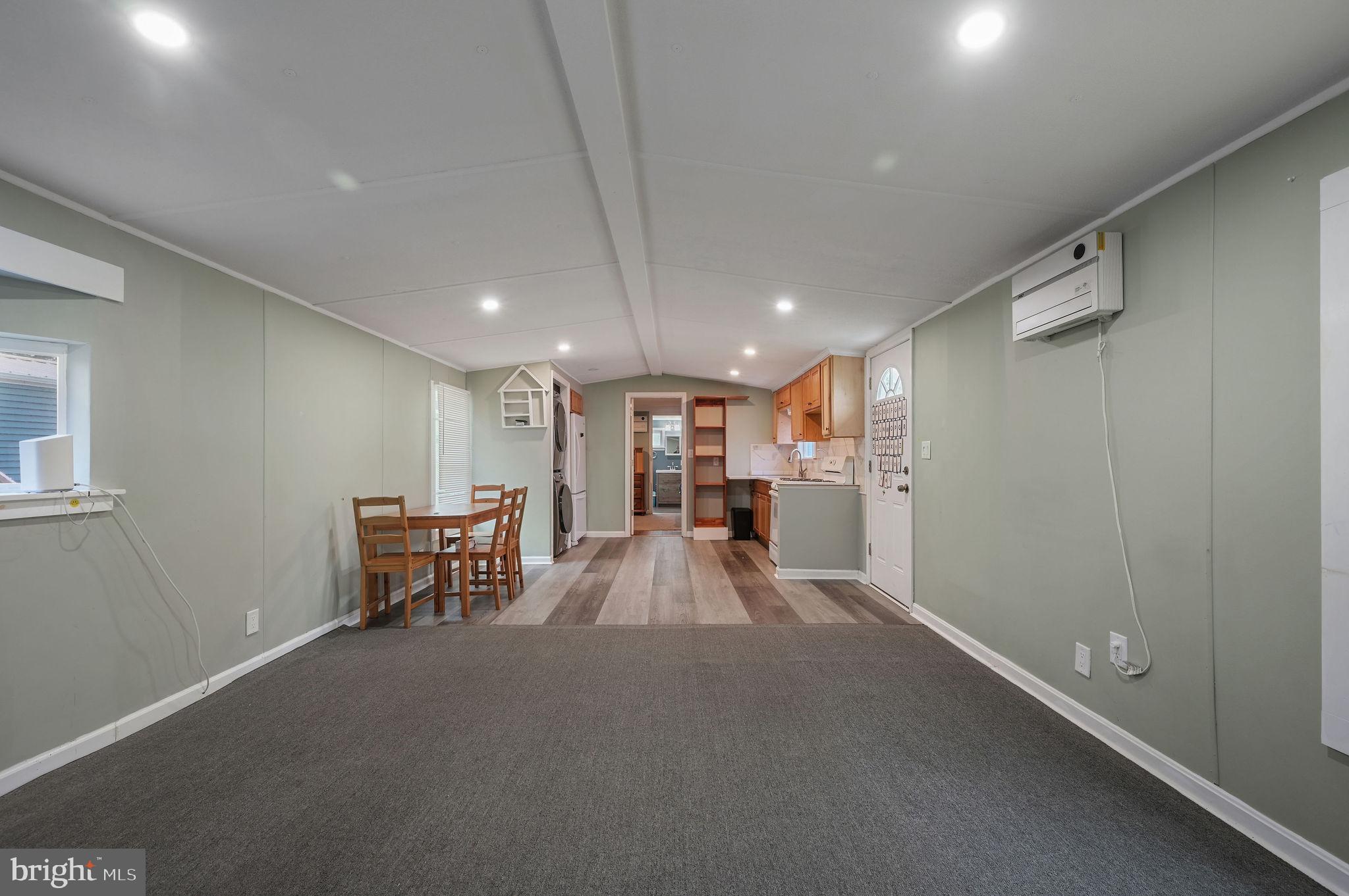 PINEWOOD ACRE - Residential