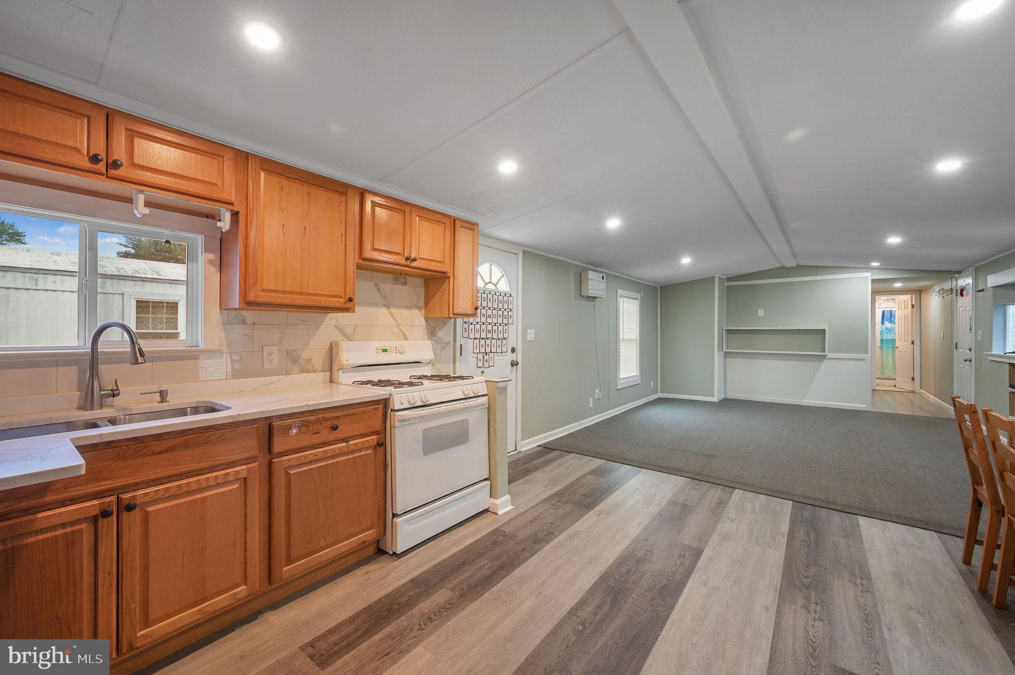 PINEWOOD ACRE - Residential