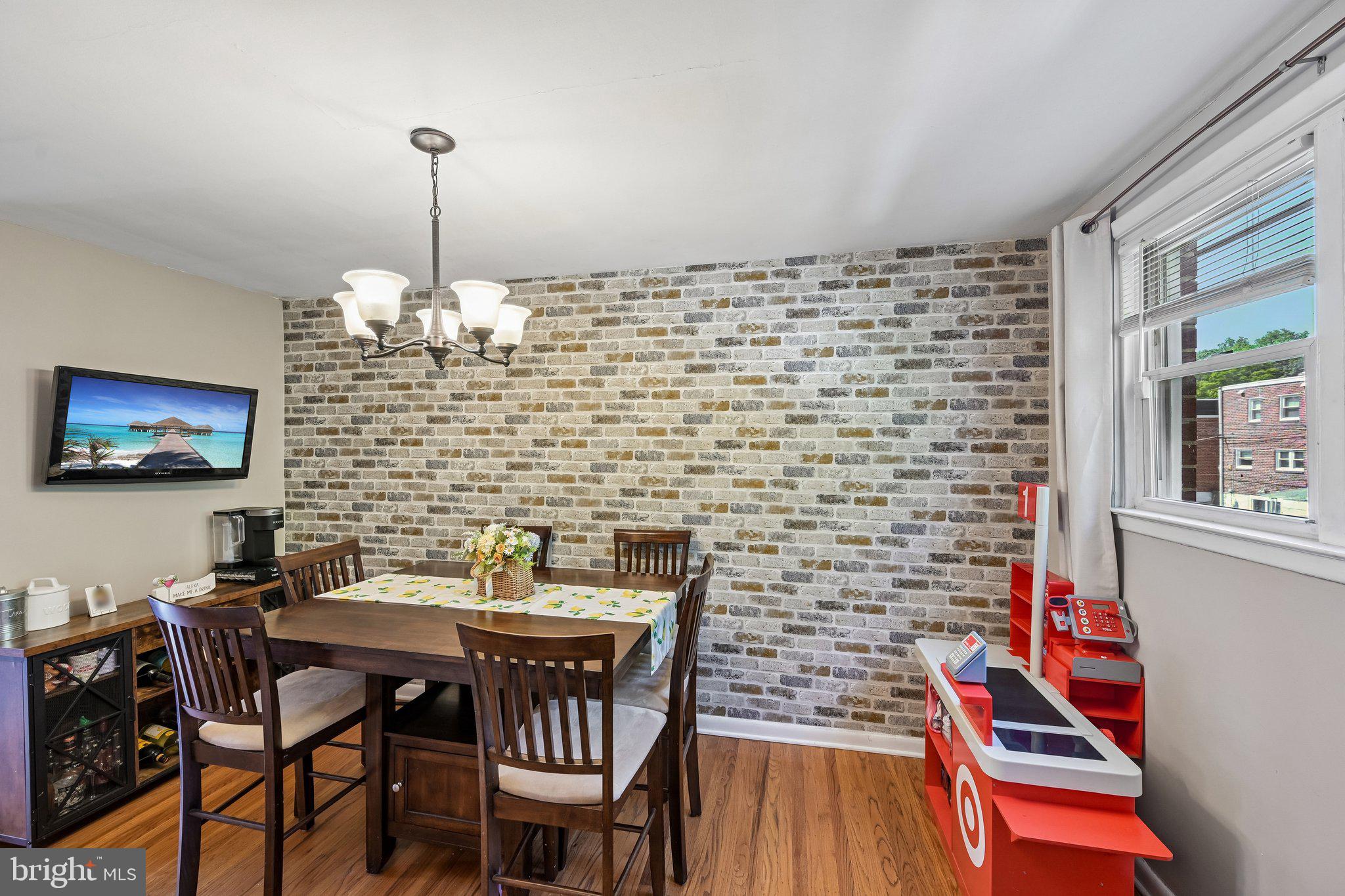HOLME CIRCLE - Residential