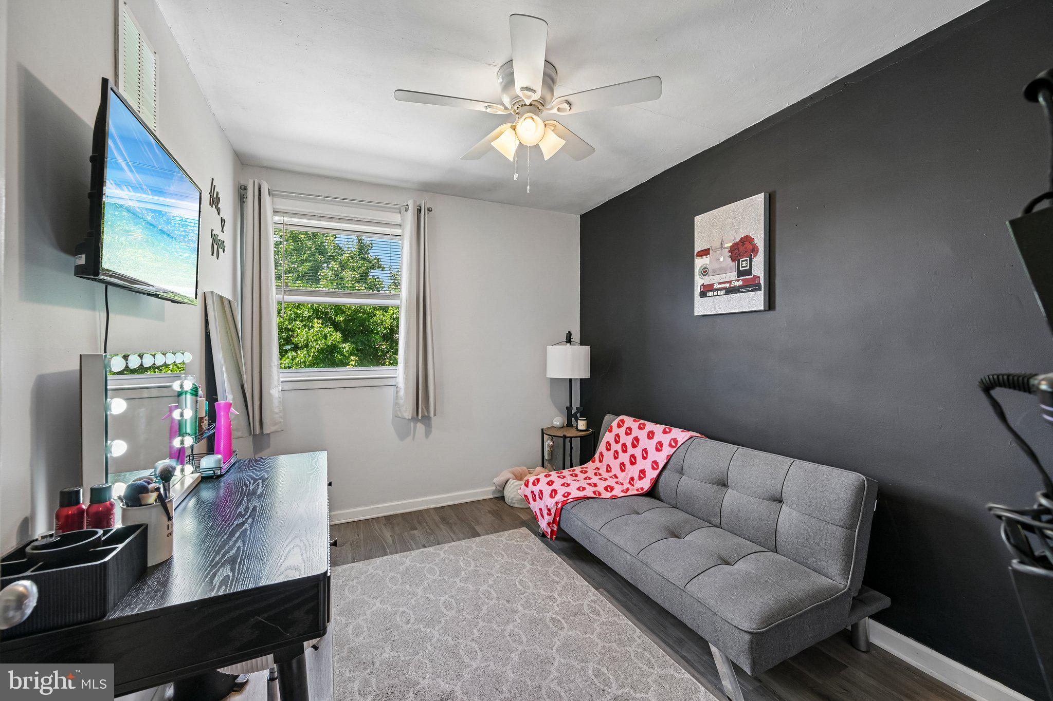 HOLME CIRCLE - Residential