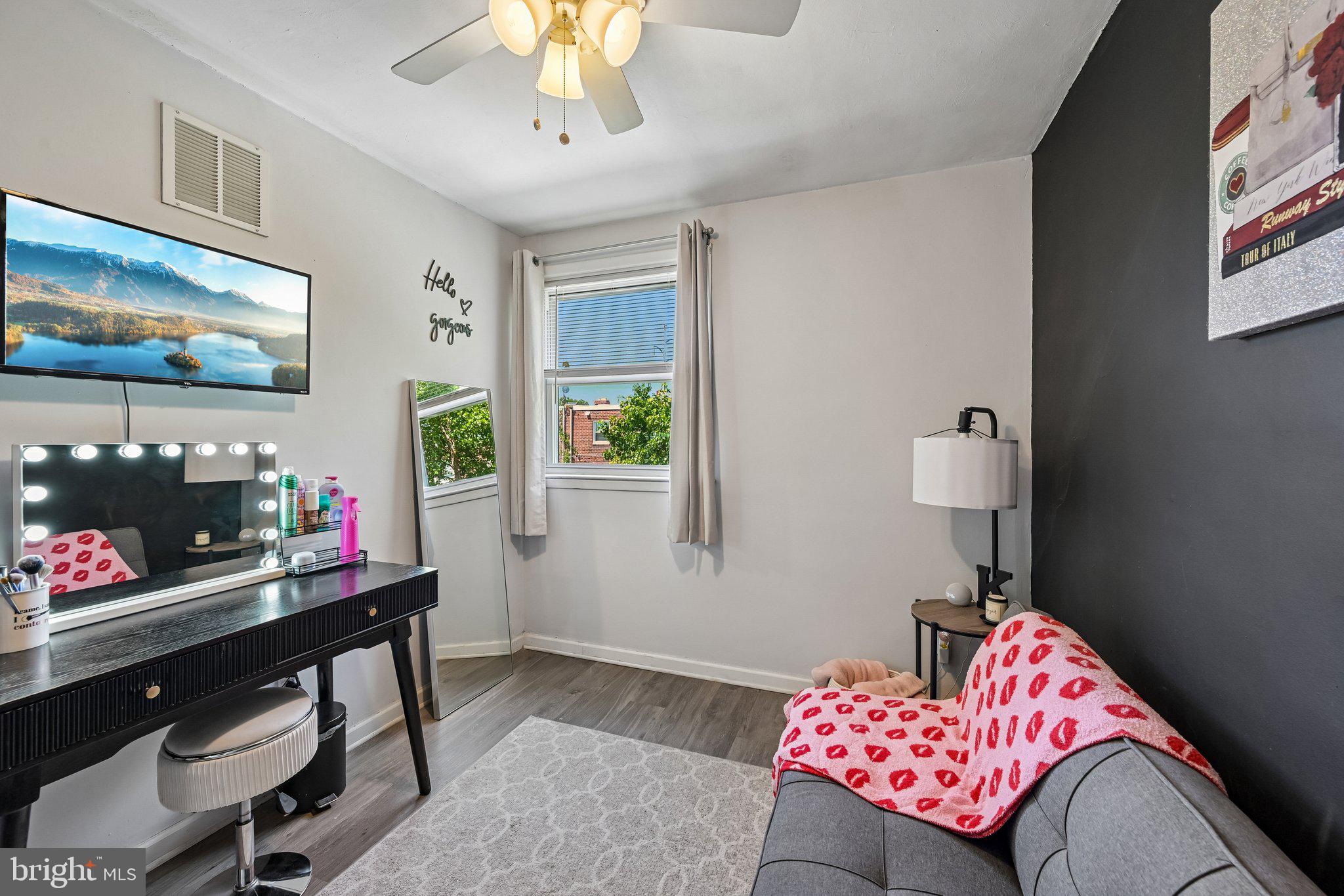 HOLME CIRCLE - Residential
