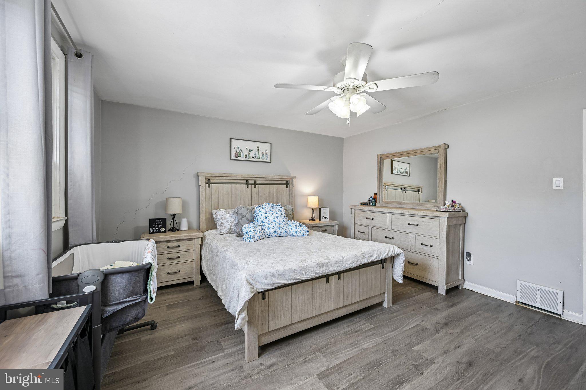 HOLME CIRCLE - Residential