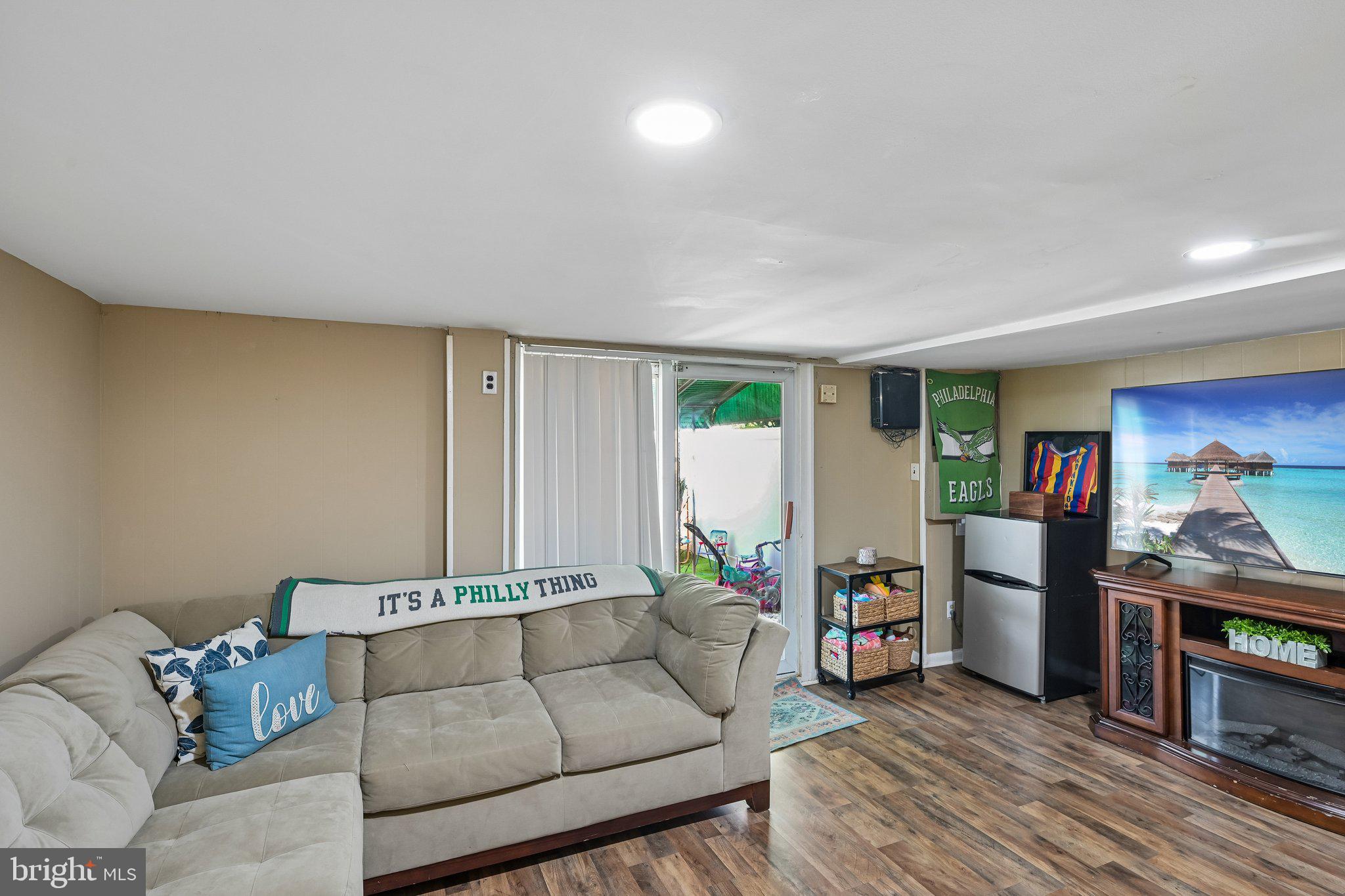 HOLME CIRCLE - Residential
