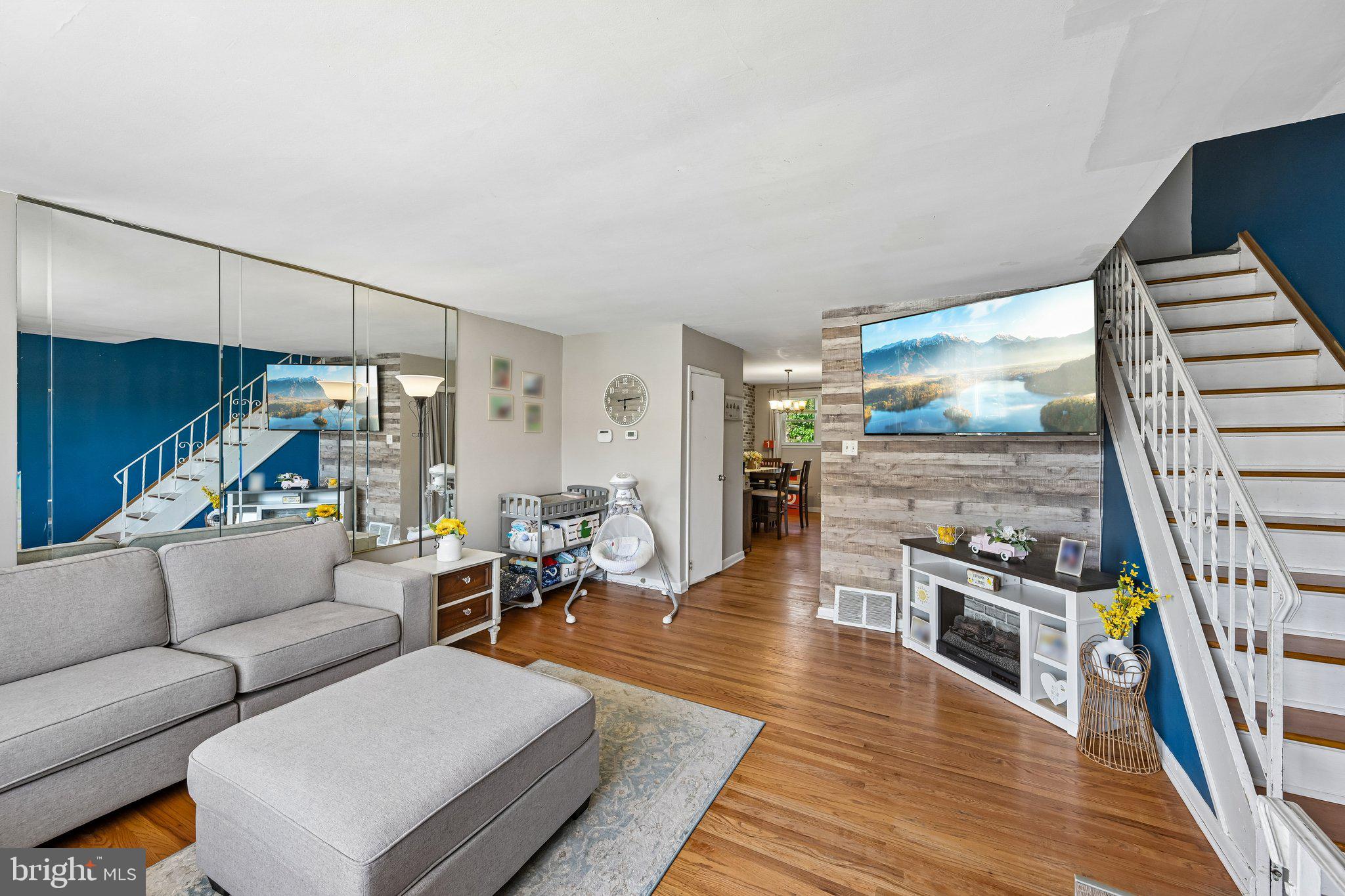 HOLME CIRCLE - Residential