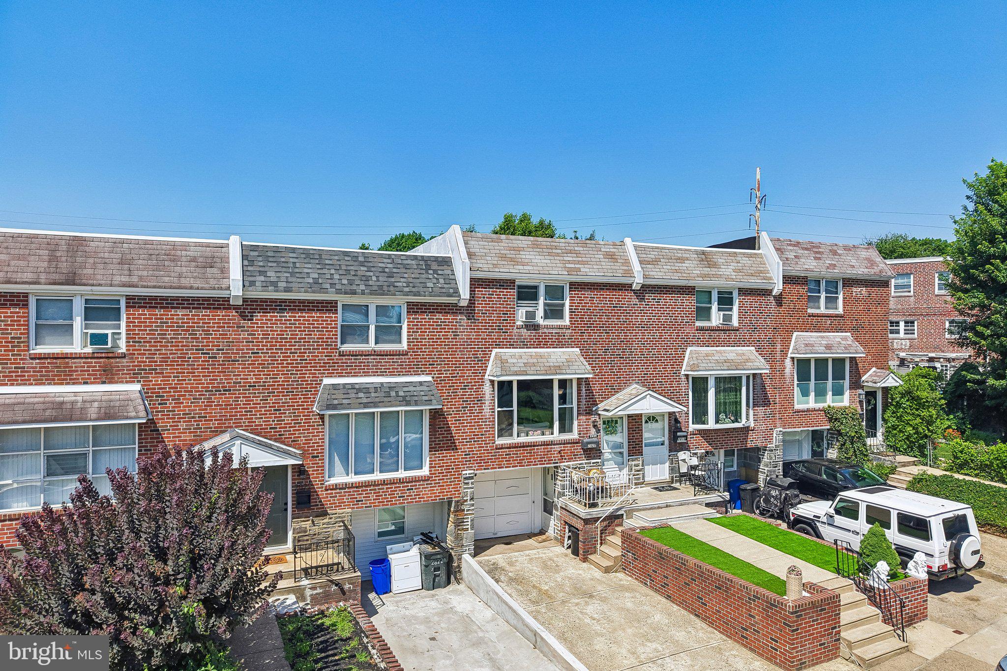 HOLME CIRCLE - Residential