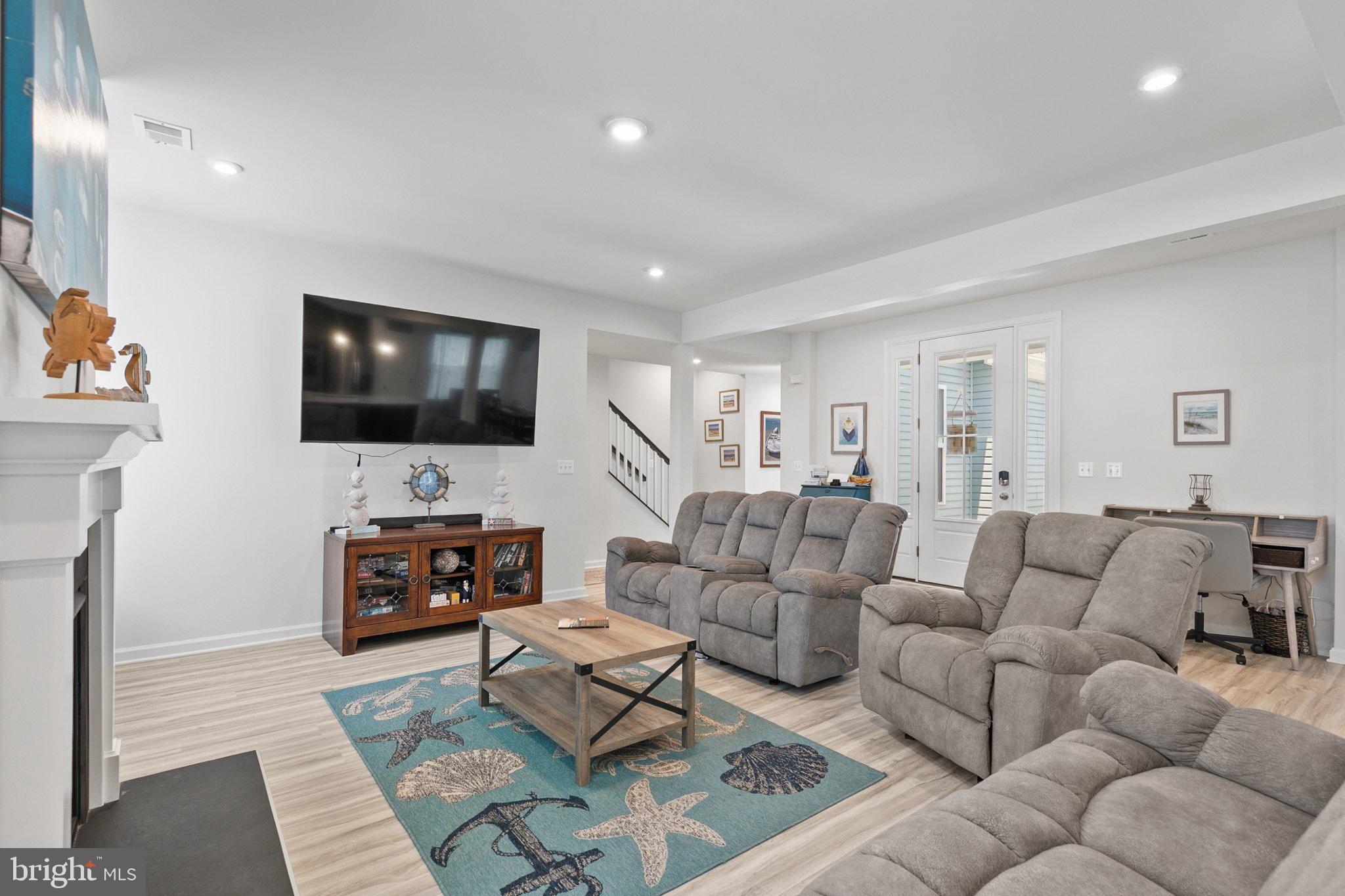SYCAMORE CHASE - Residential