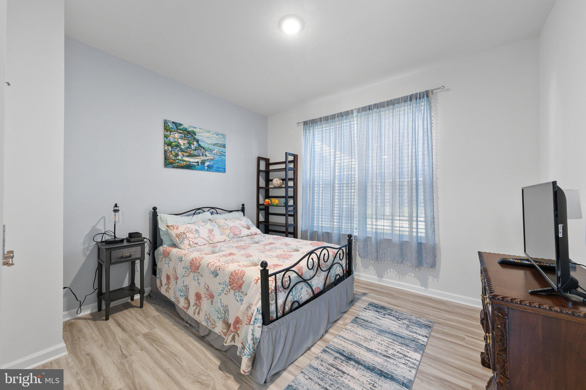 SYCAMORE CHASE - Residential