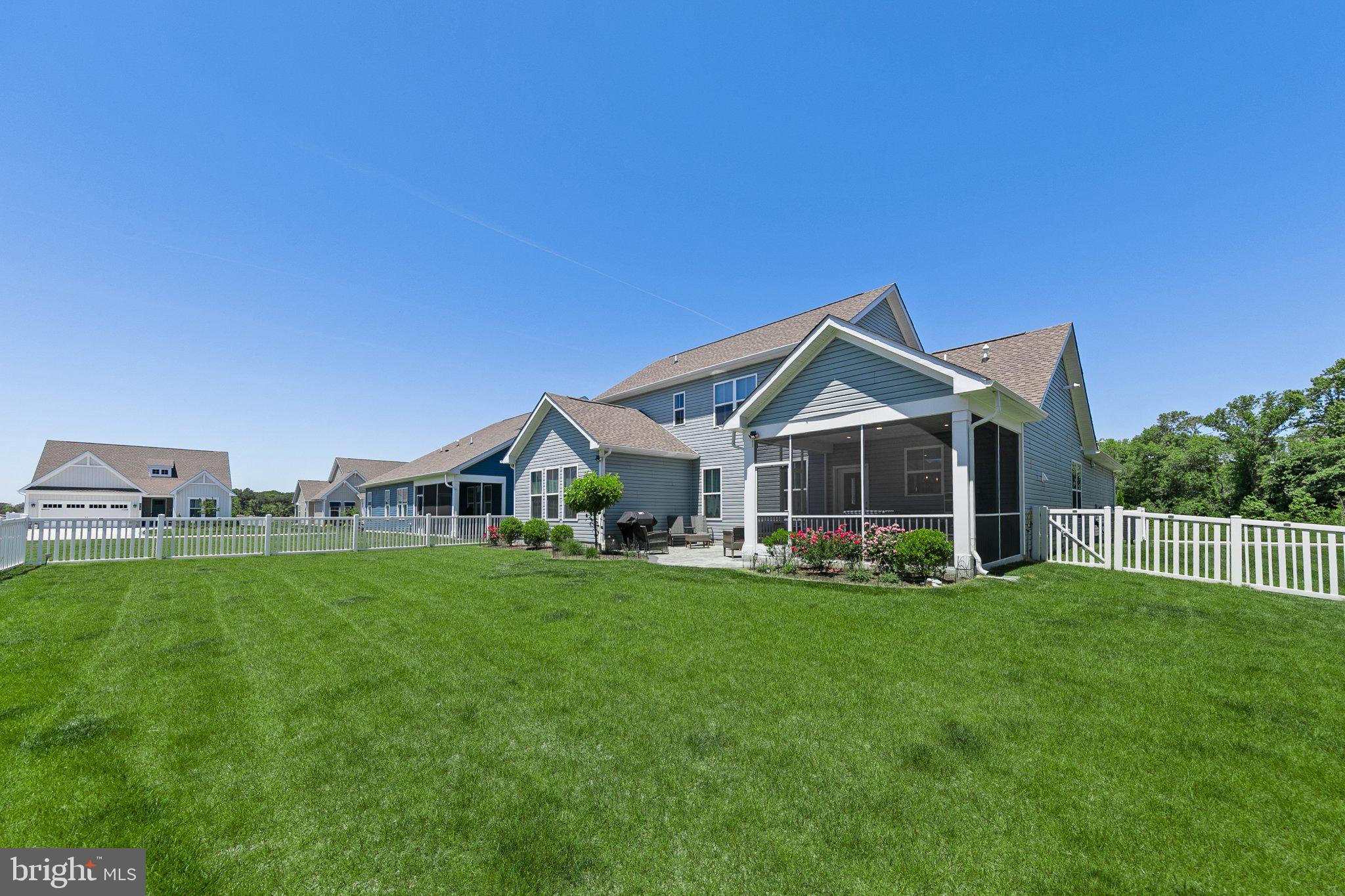 SYCAMORE CHASE - Residential