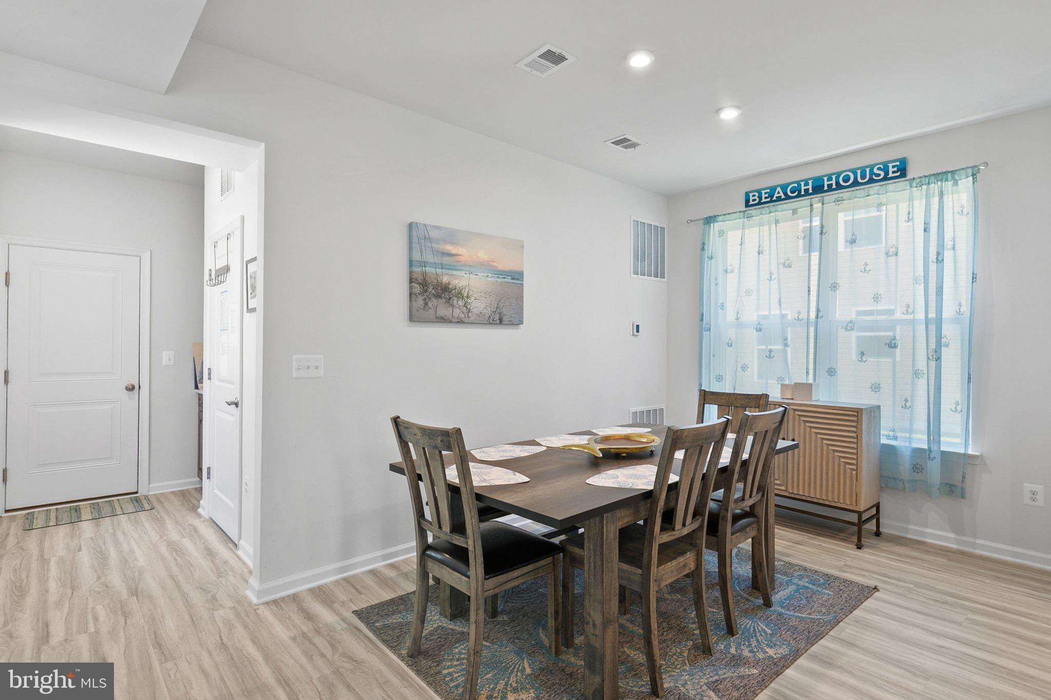 SYCAMORE CHASE - Residential