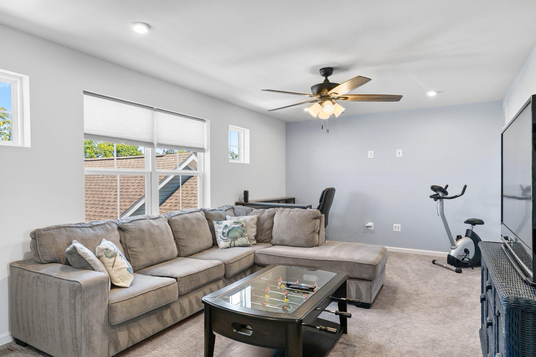 SYCAMORE CHASE - Residential
