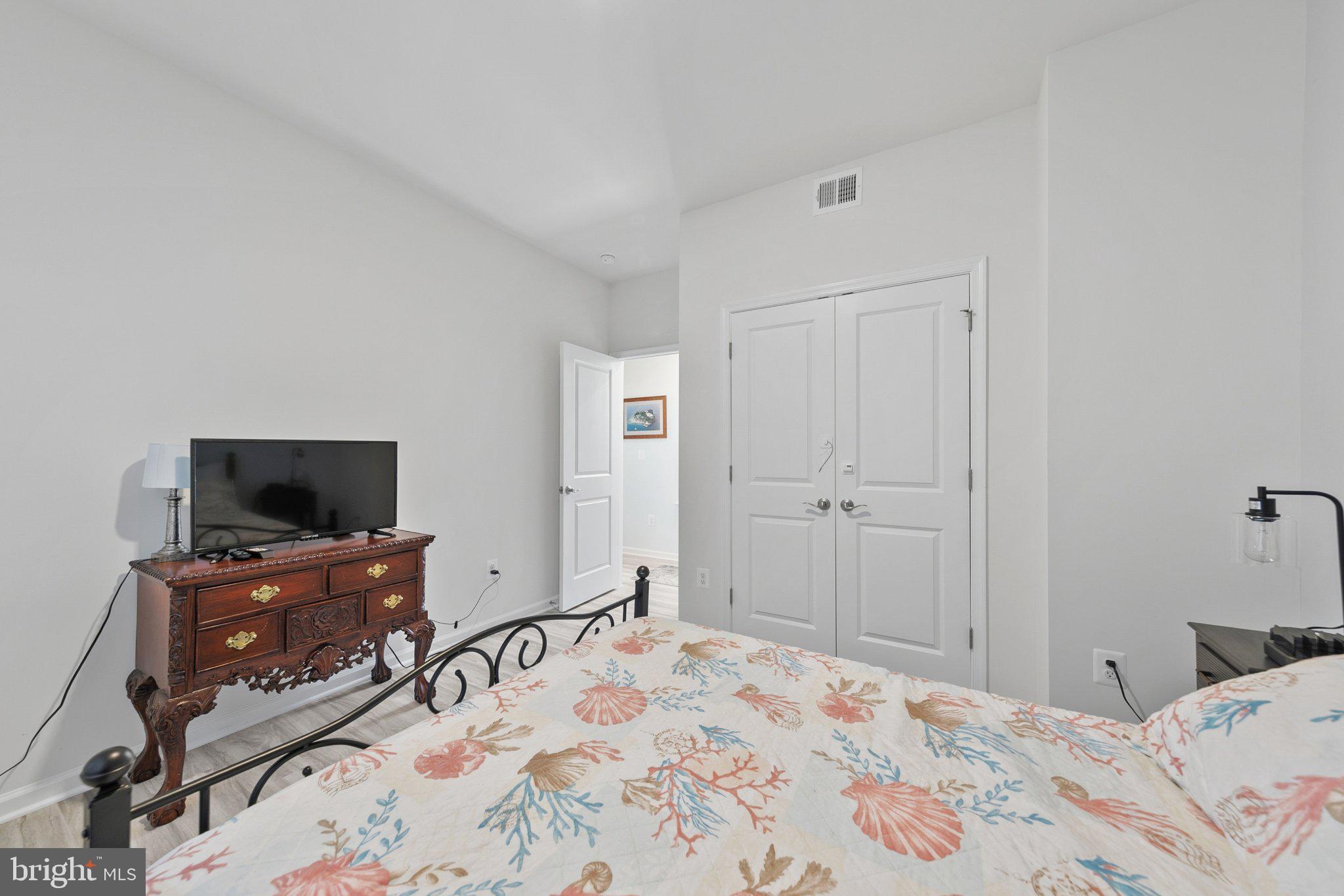 SYCAMORE CHASE - Residential