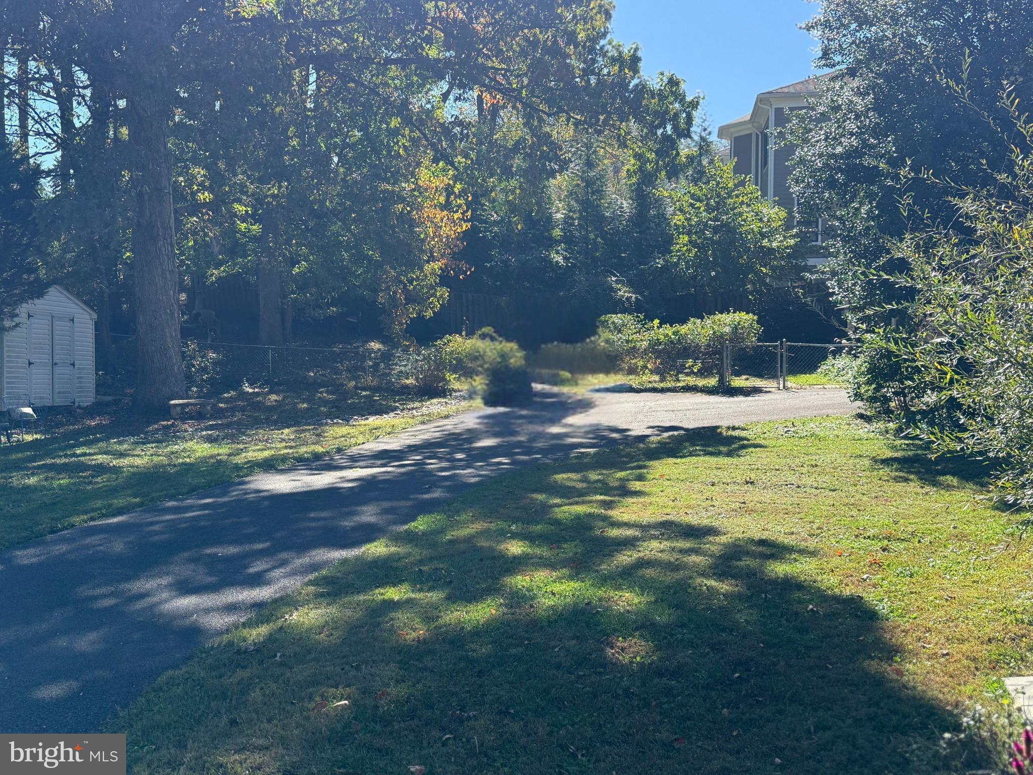 CHESTERBROOK WOODS - Land