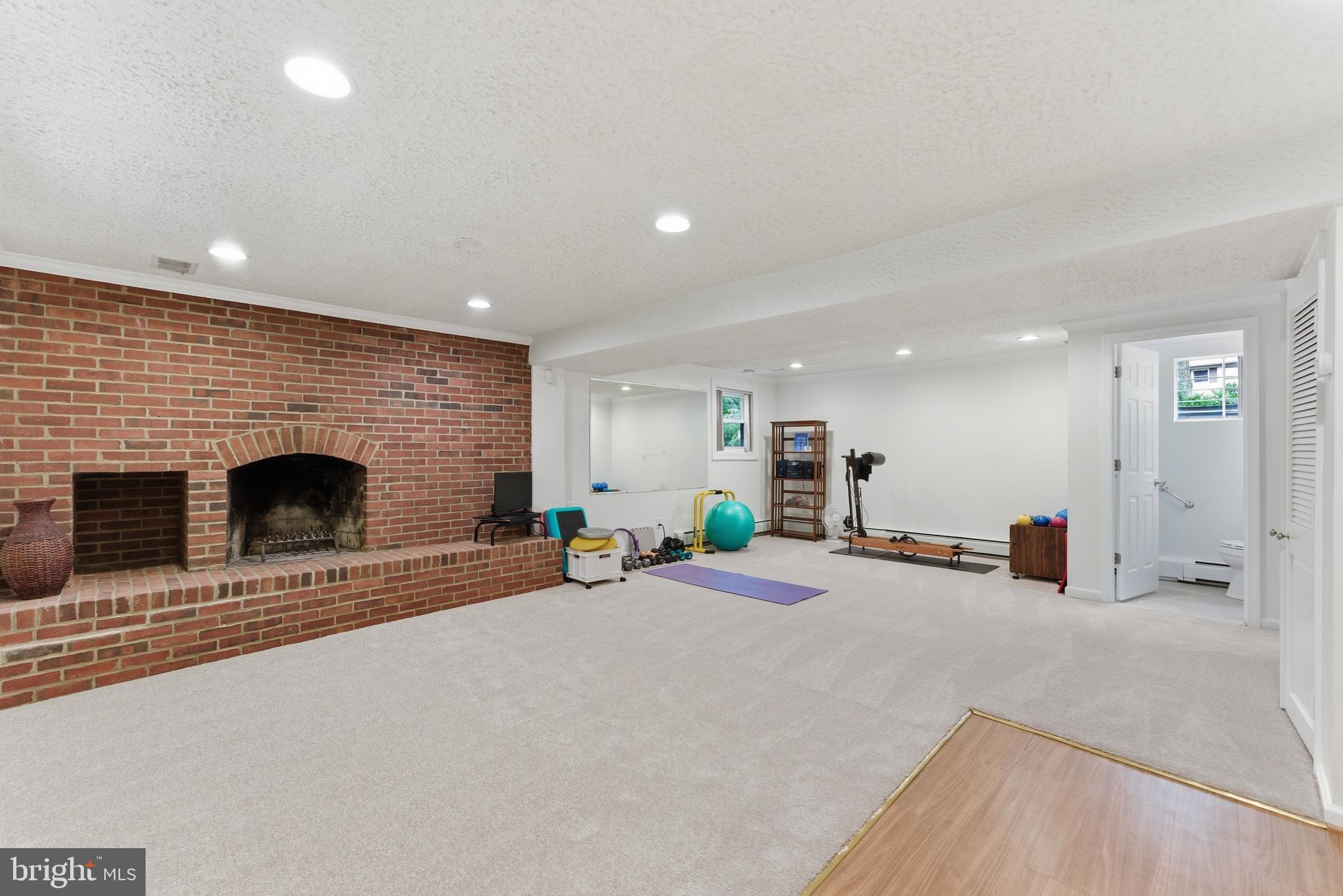 HILLANDALE - Residential