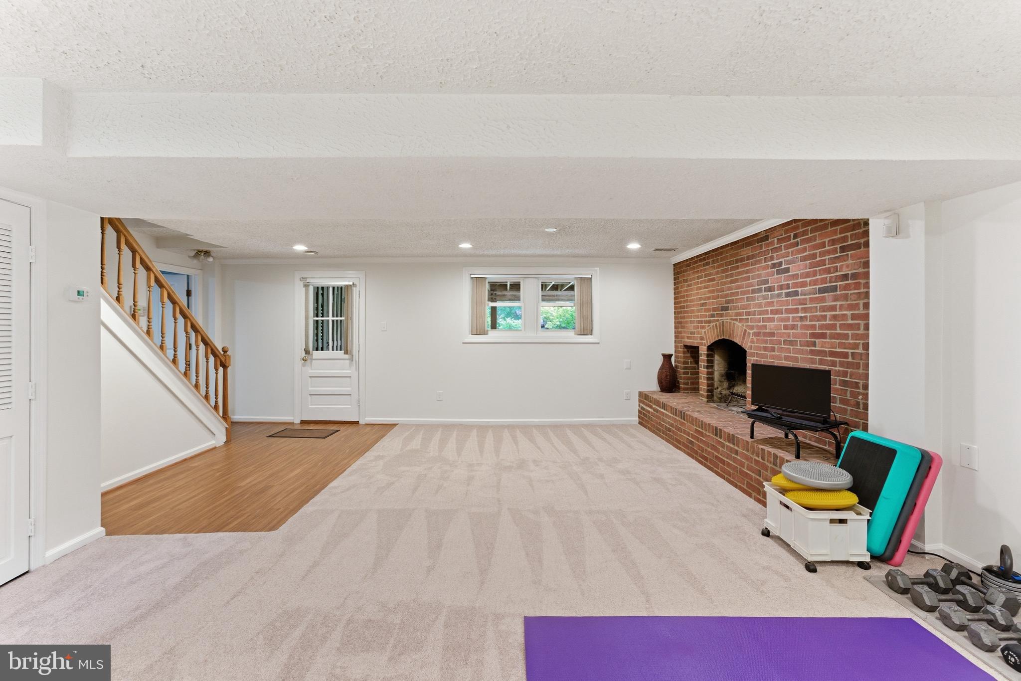 HILLANDALE - Residential