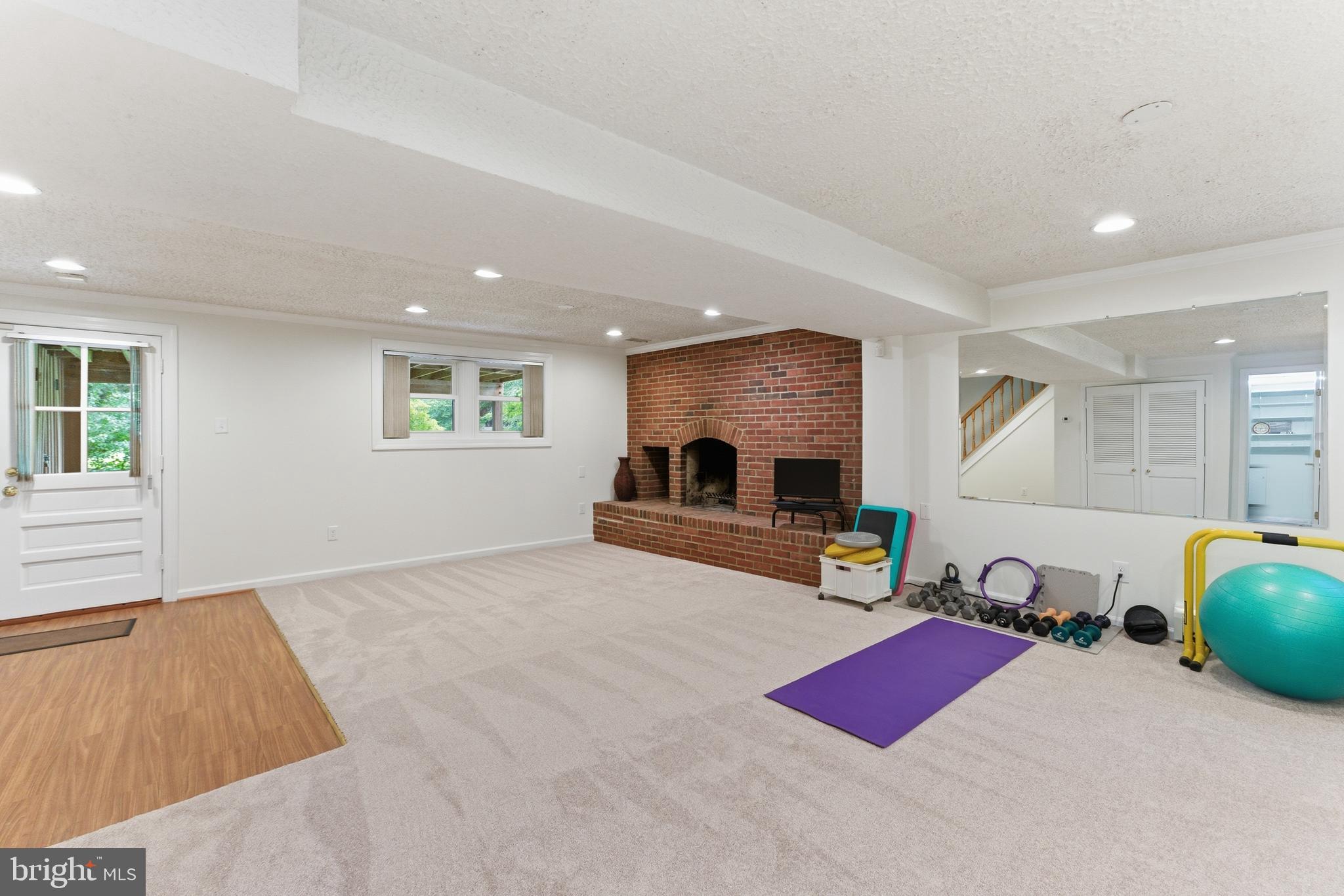 HILLANDALE - Residential