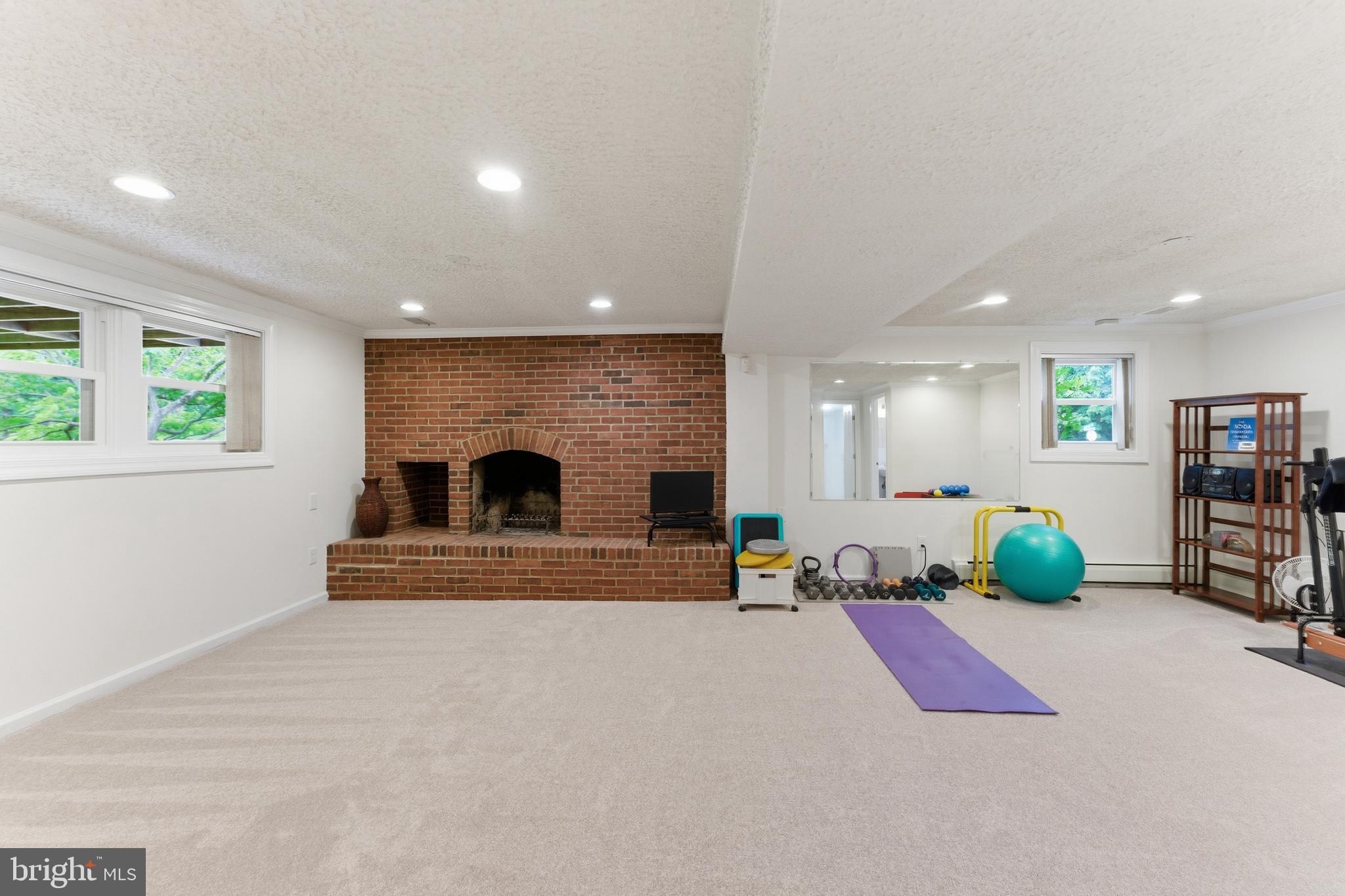 HILLANDALE - Residential