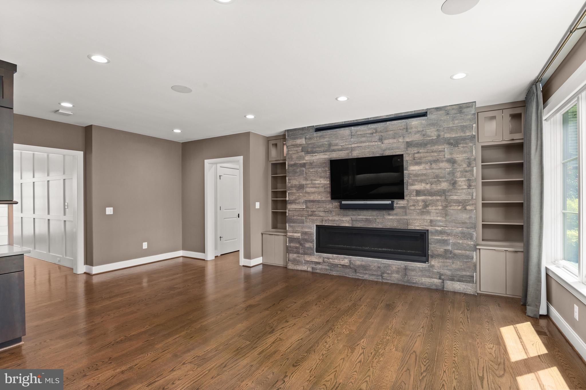 ROOSEVELT PLACE - Residential
