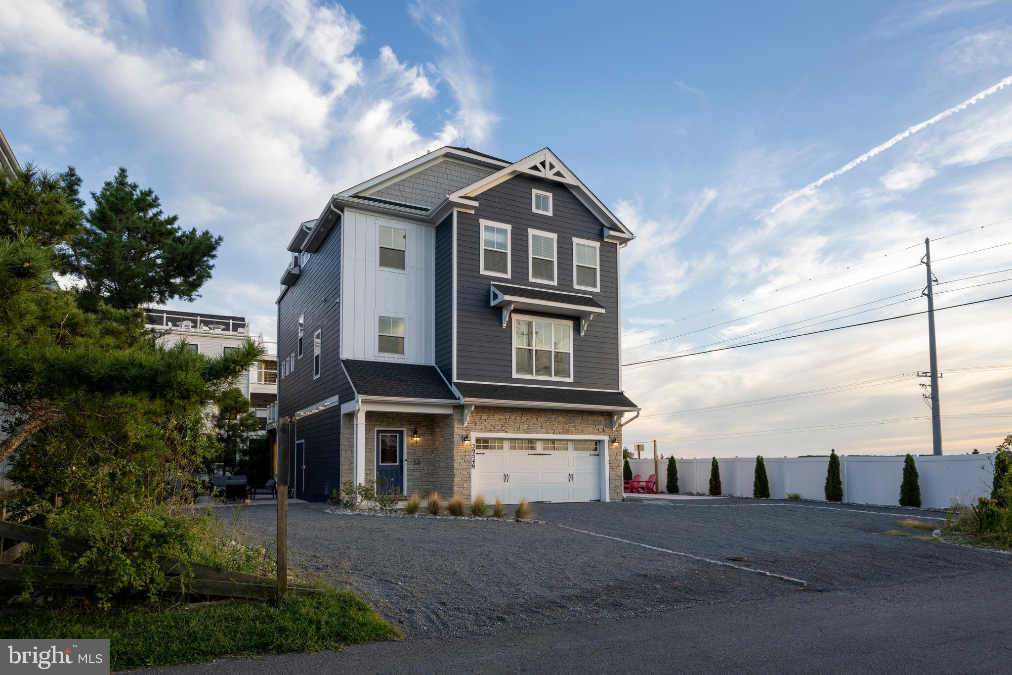 TOWER SHORES - Residential