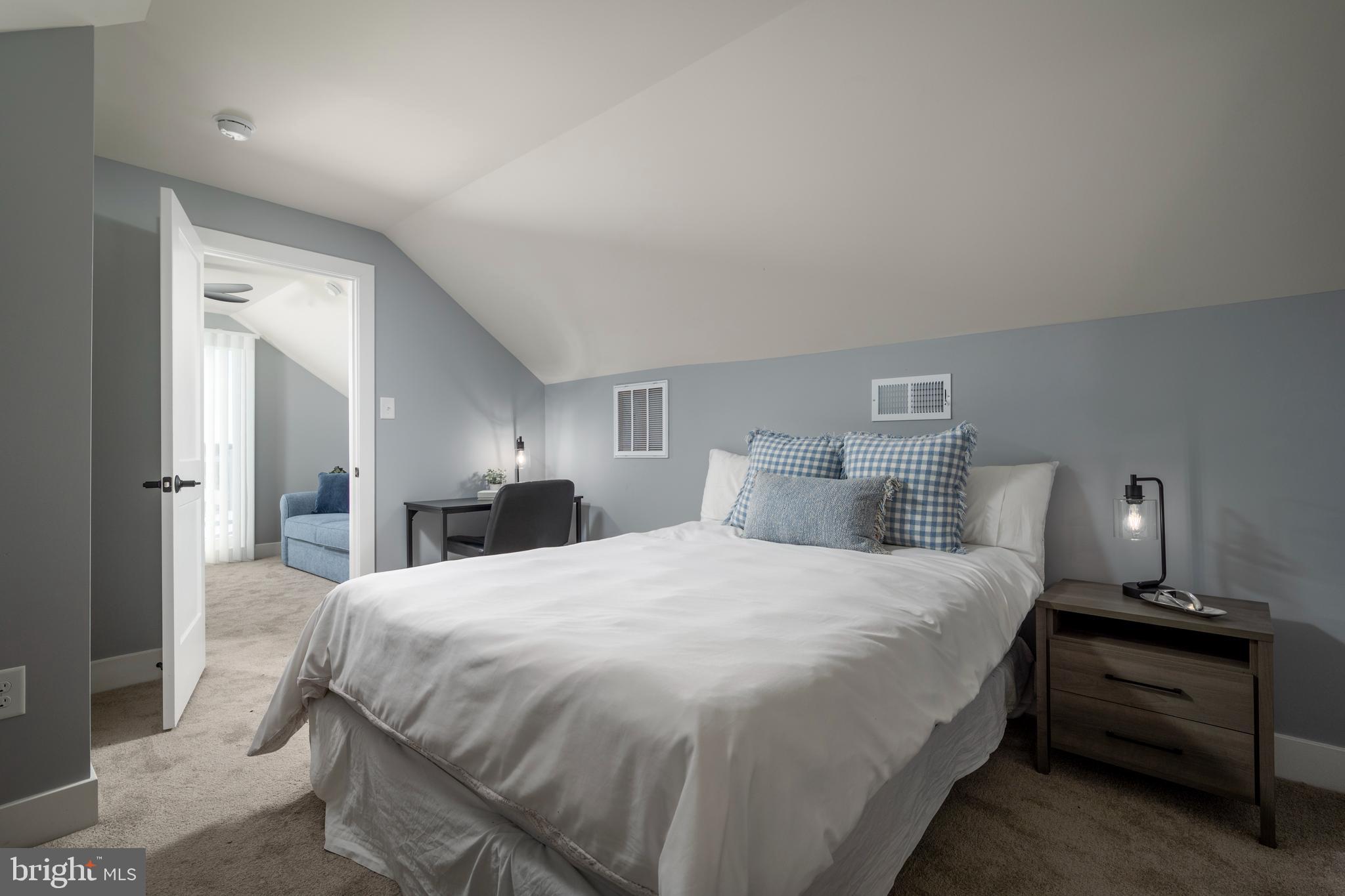 TOWER SHORES - Residential