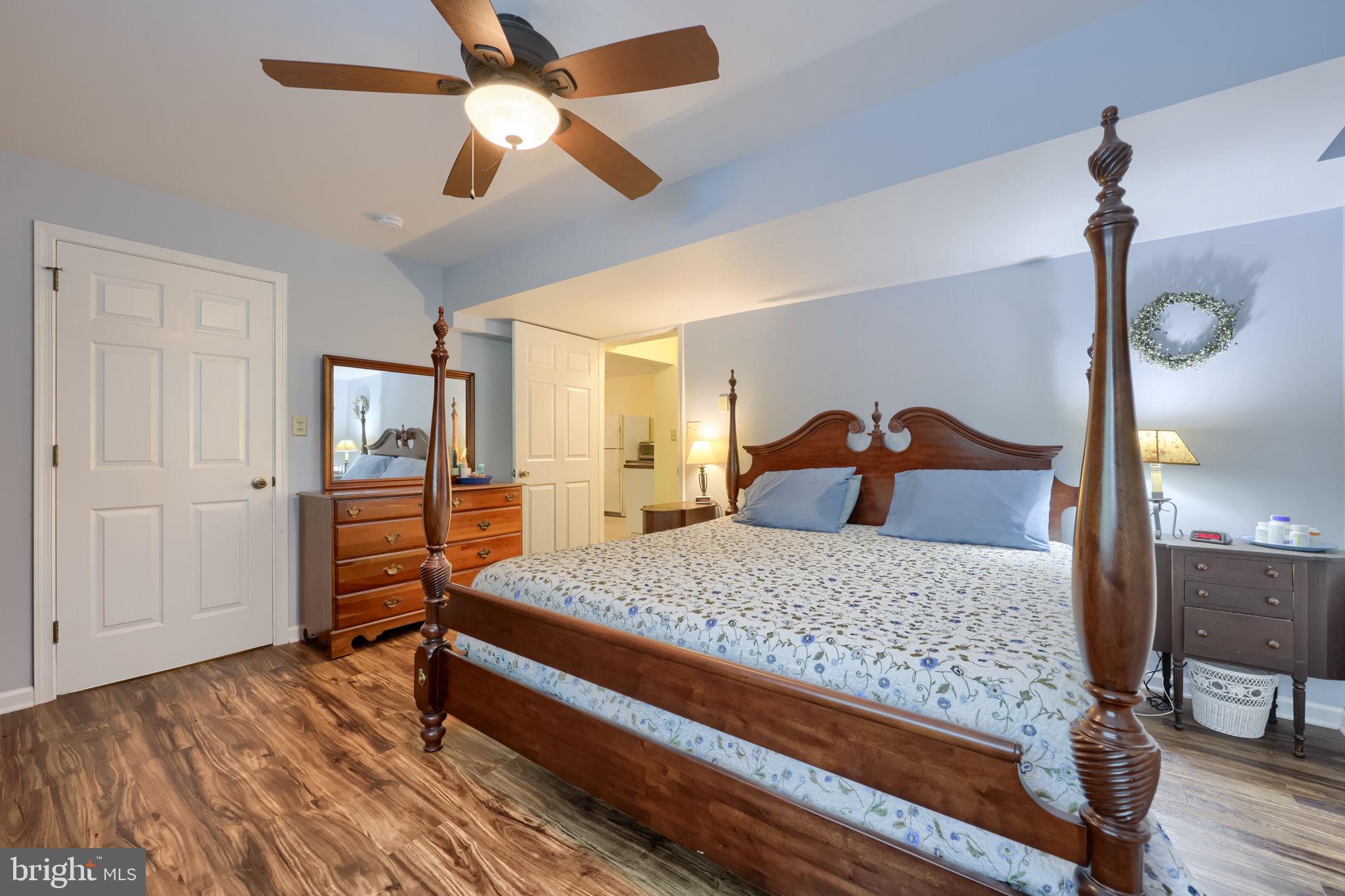 FIVEPOINTVILLE - Residential