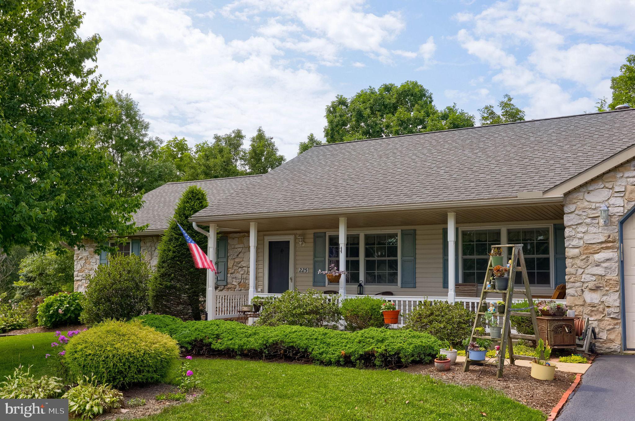FIVEPOINTVILLE - Residential