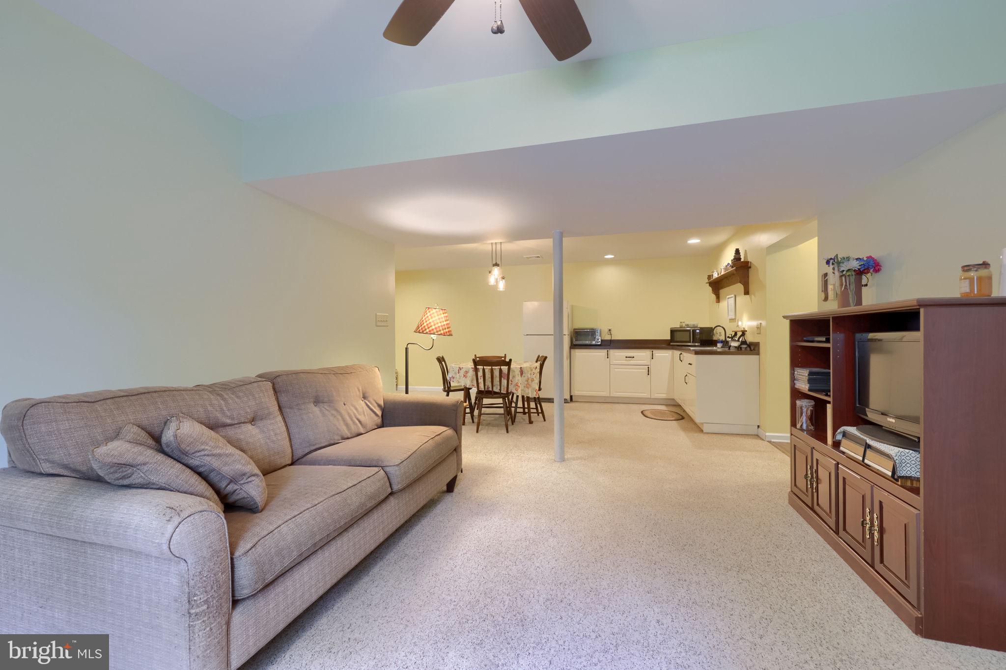 FIVEPOINTVILLE - Residential