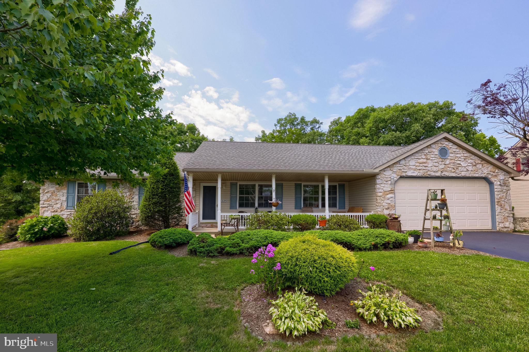 FIVEPOINTVILLE - Residential