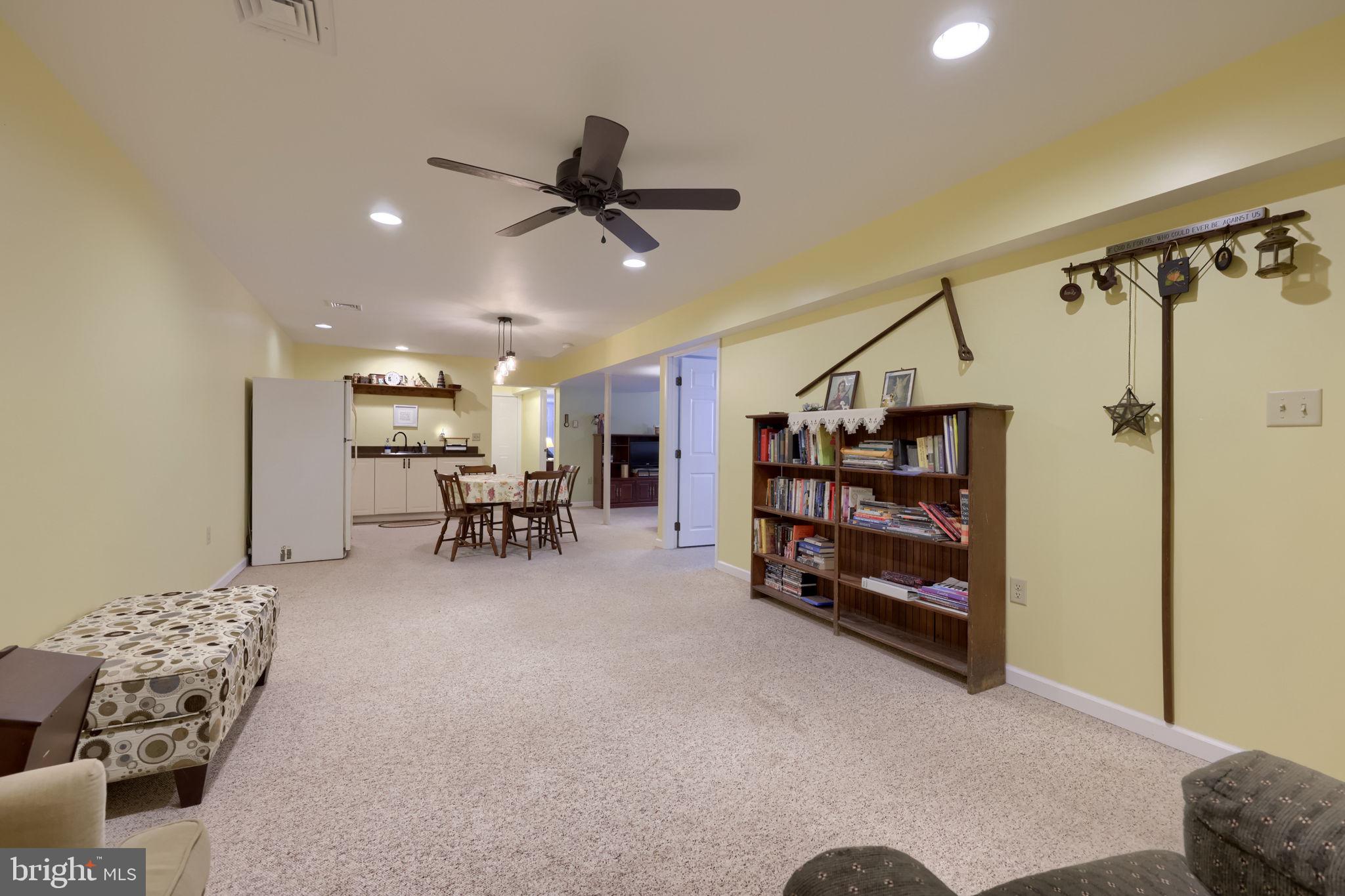 FIVEPOINTVILLE - Residential