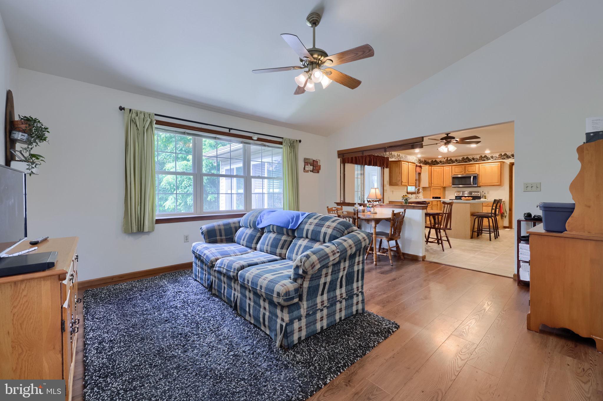 FIVEPOINTVILLE - Residential