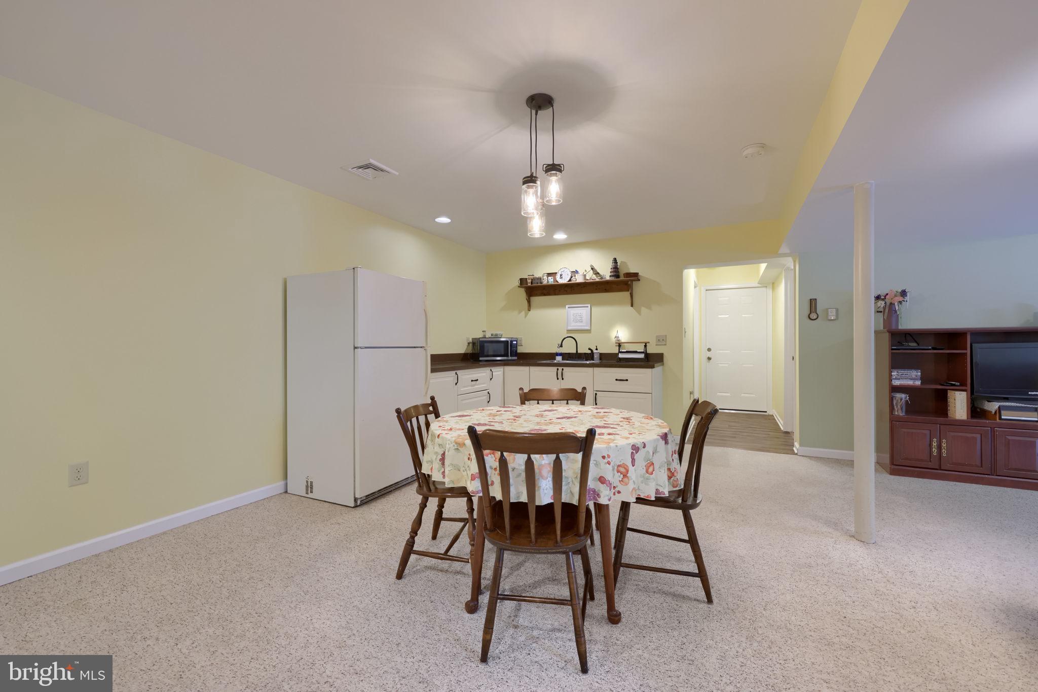 FIVEPOINTVILLE - Residential