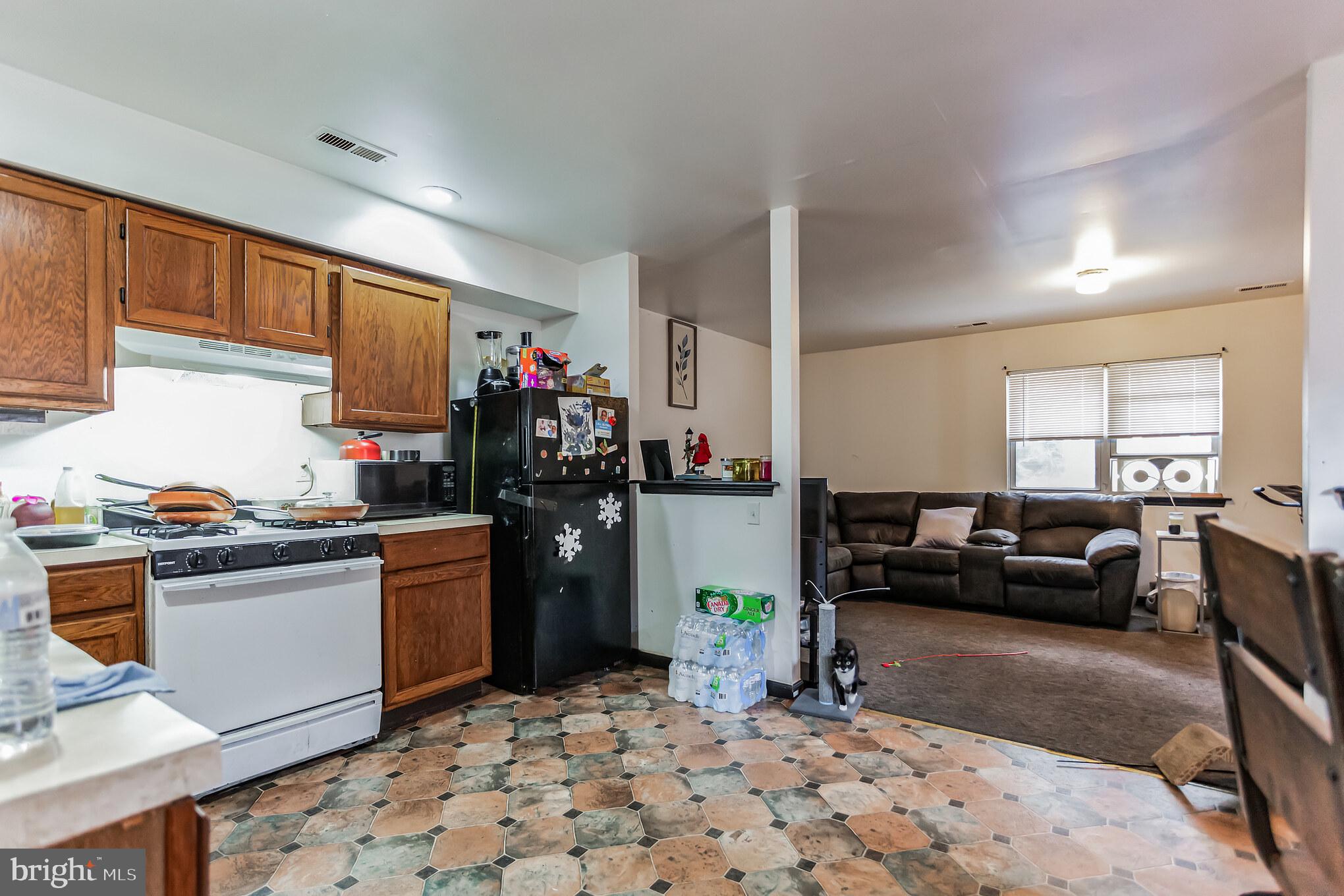 LAWNDALE - Residential Income
