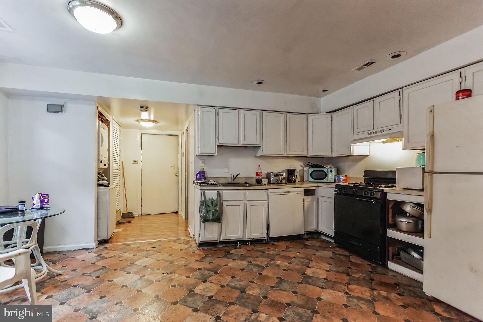 LAWNDALE - Residential Income