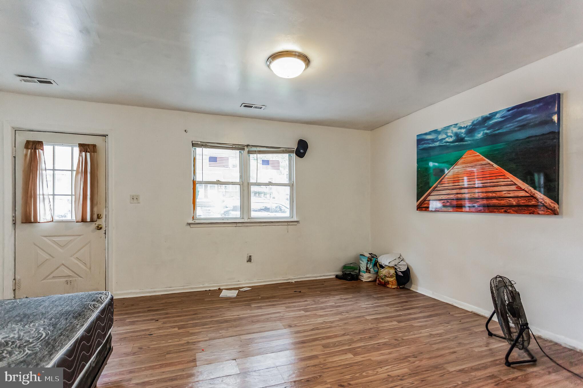 LAWNDALE - Residential Income