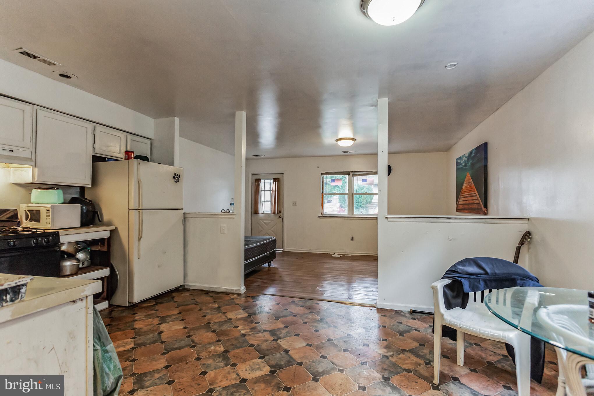 LAWNDALE - Residential Income