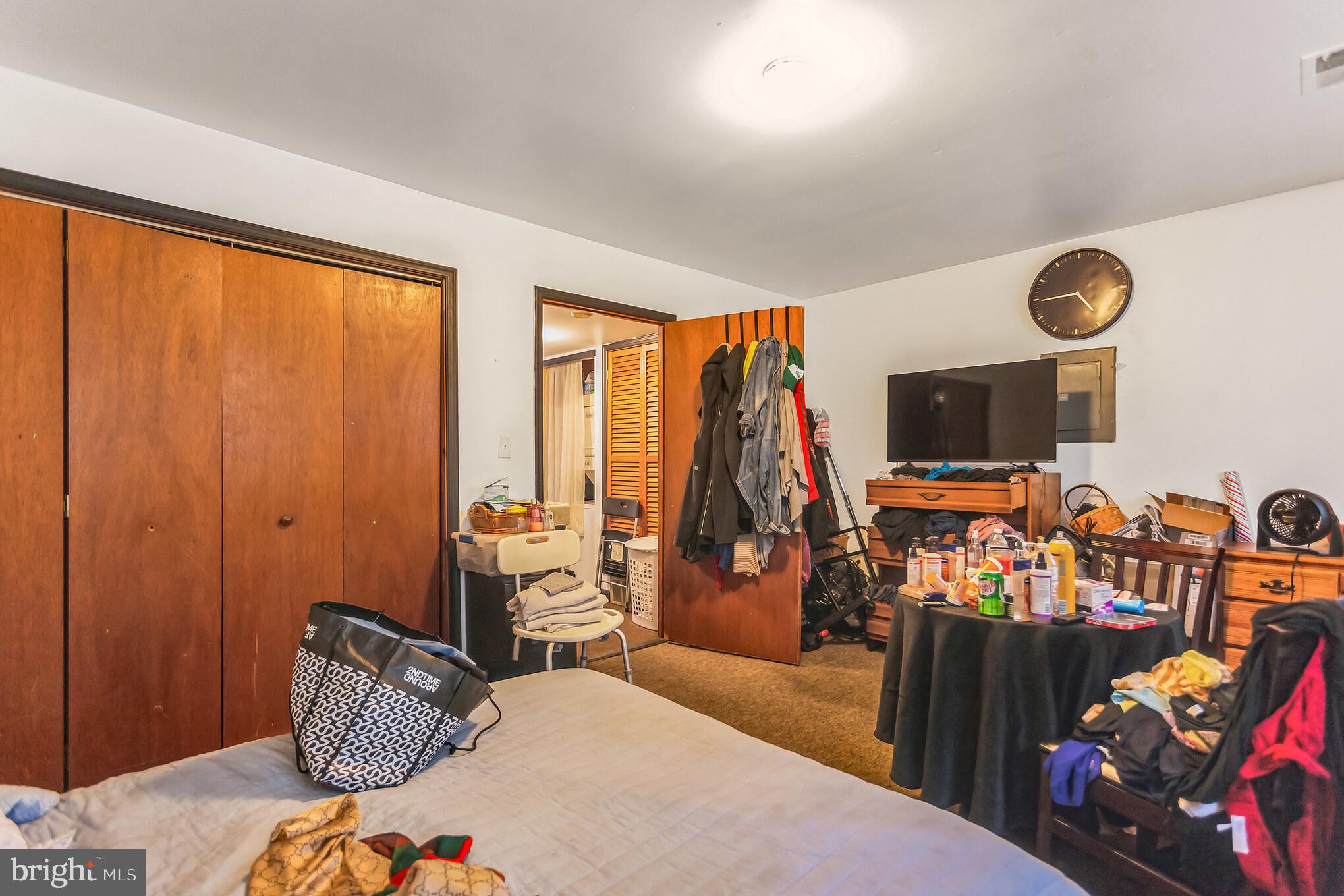 LAWNDALE - Residential Income