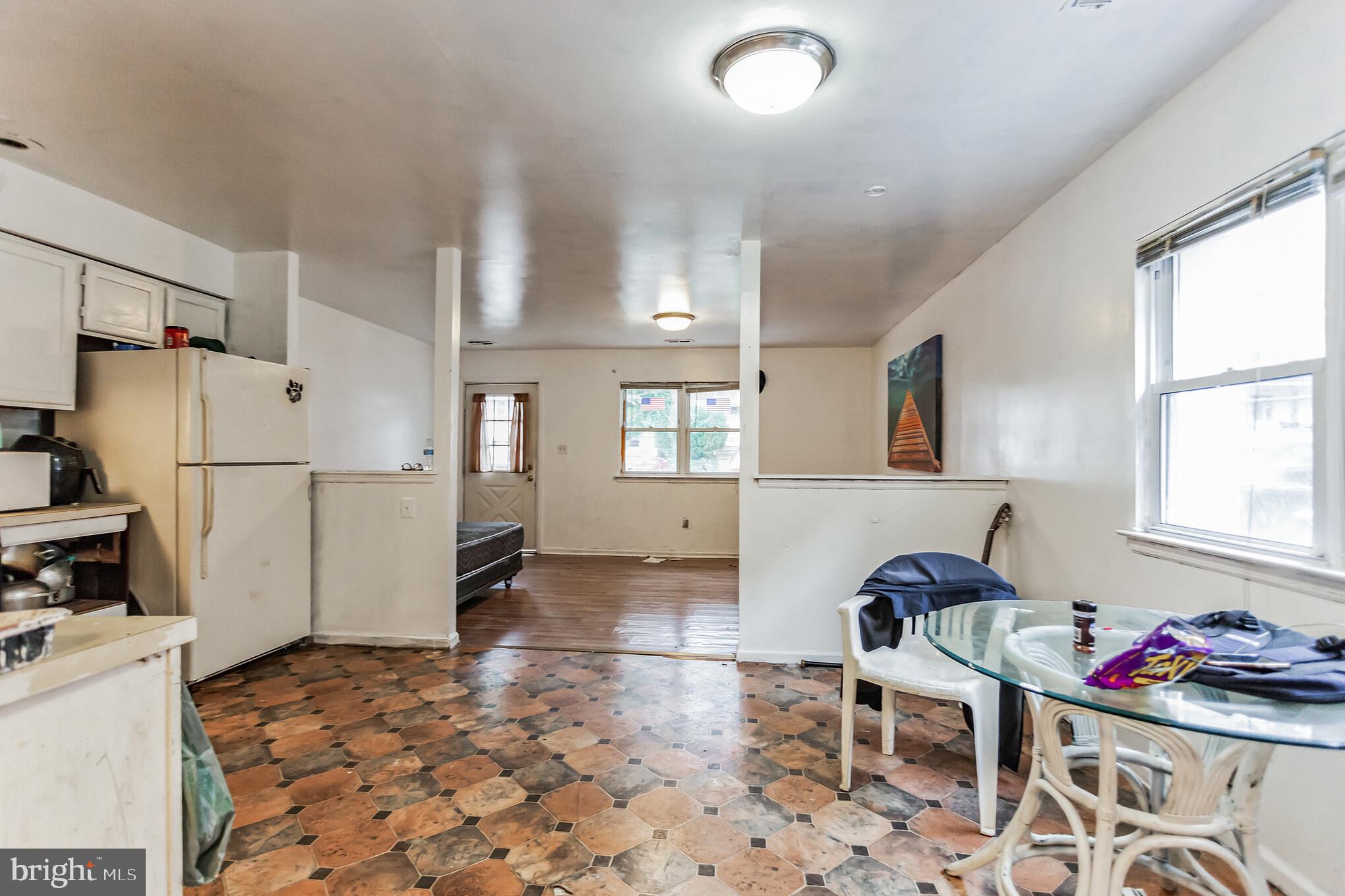 LAWNDALE - Residential Income